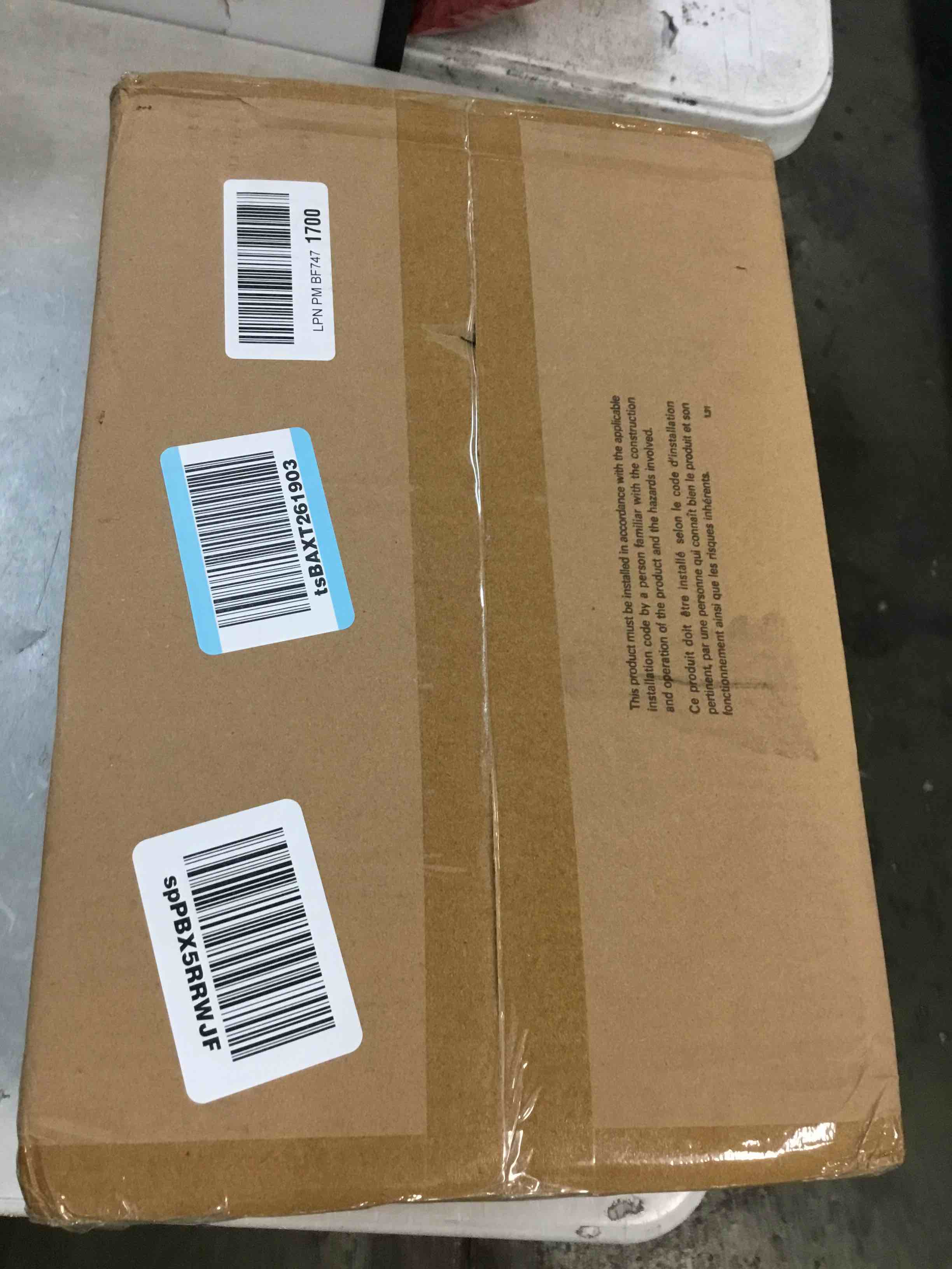 https://s3.amazonaws.com/lotting-images-prod/bidfta/PPE0367880_1727733972496.jpeg