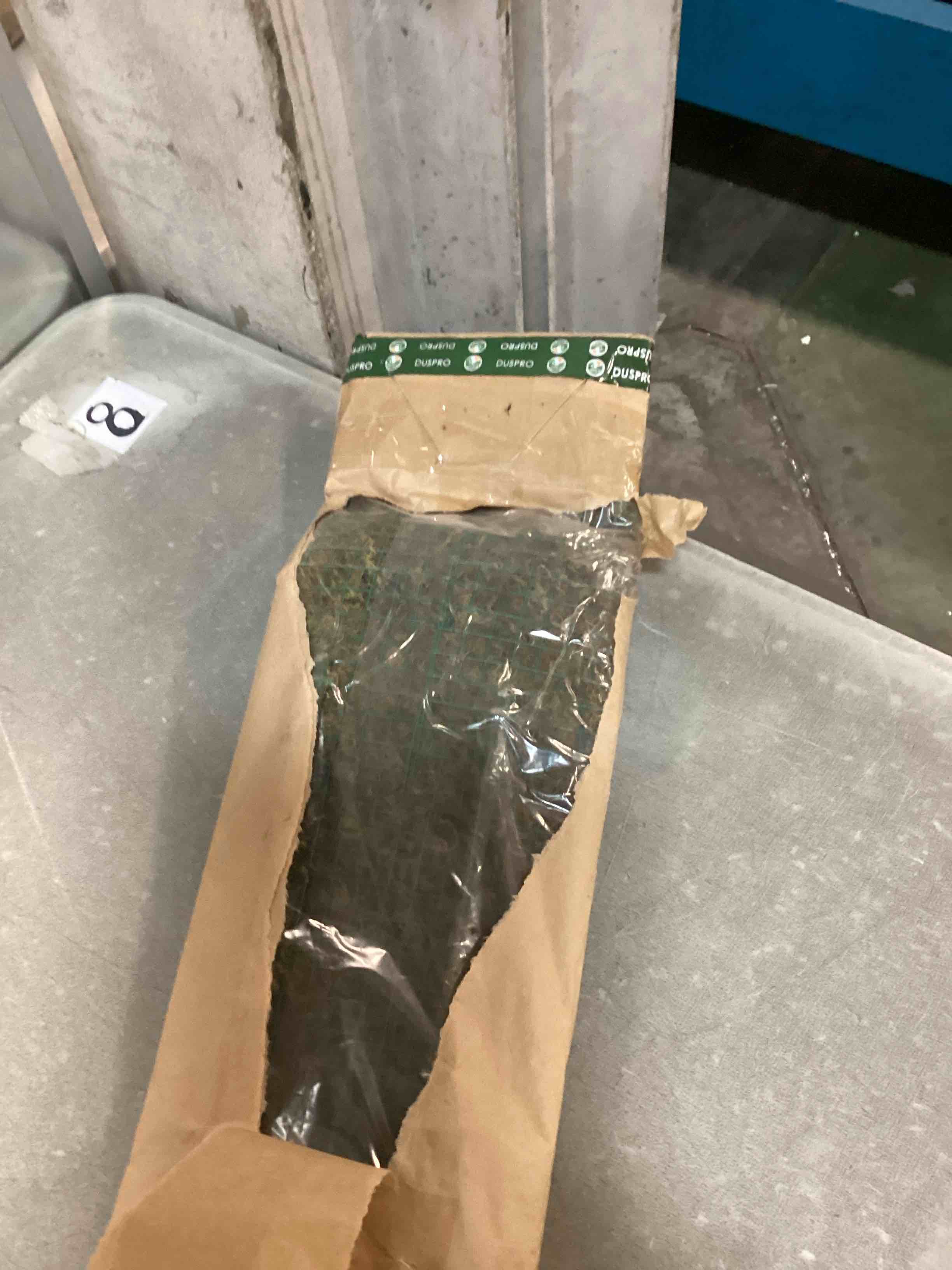 https://s3.amazonaws.com/lotting-images-prod/bidfta/PPE0368121_1728689764484.jpeg