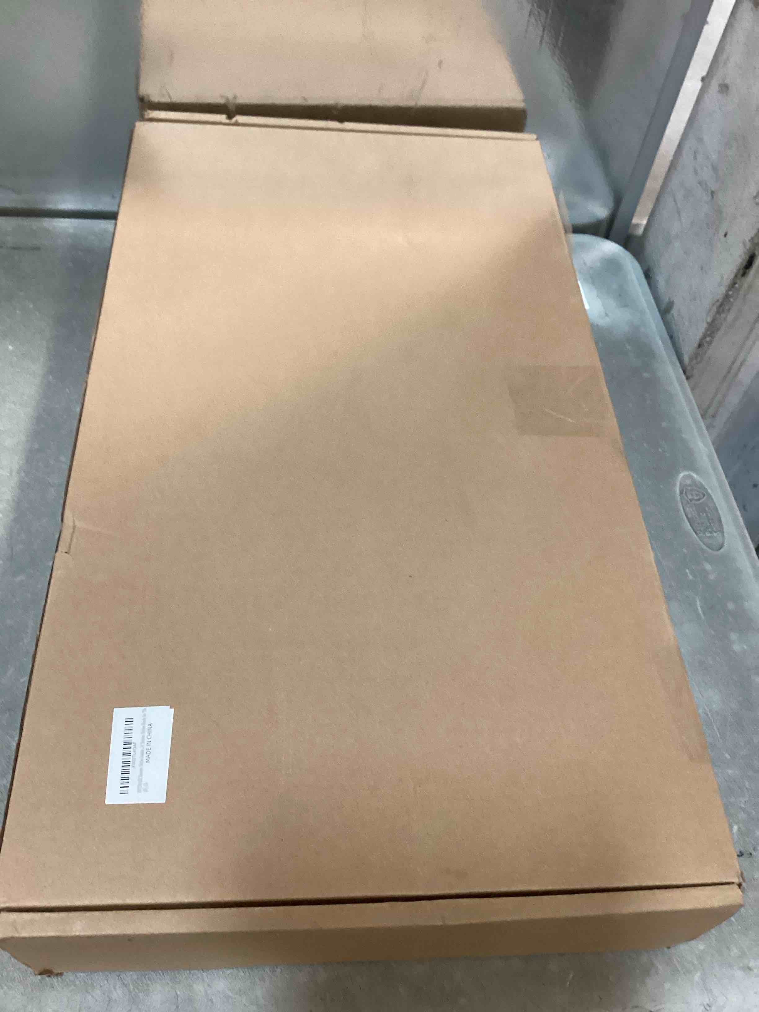 https://s3.amazonaws.com/lotting-images-prod/bidfta/PPE0368440_1728532460295.jpeg