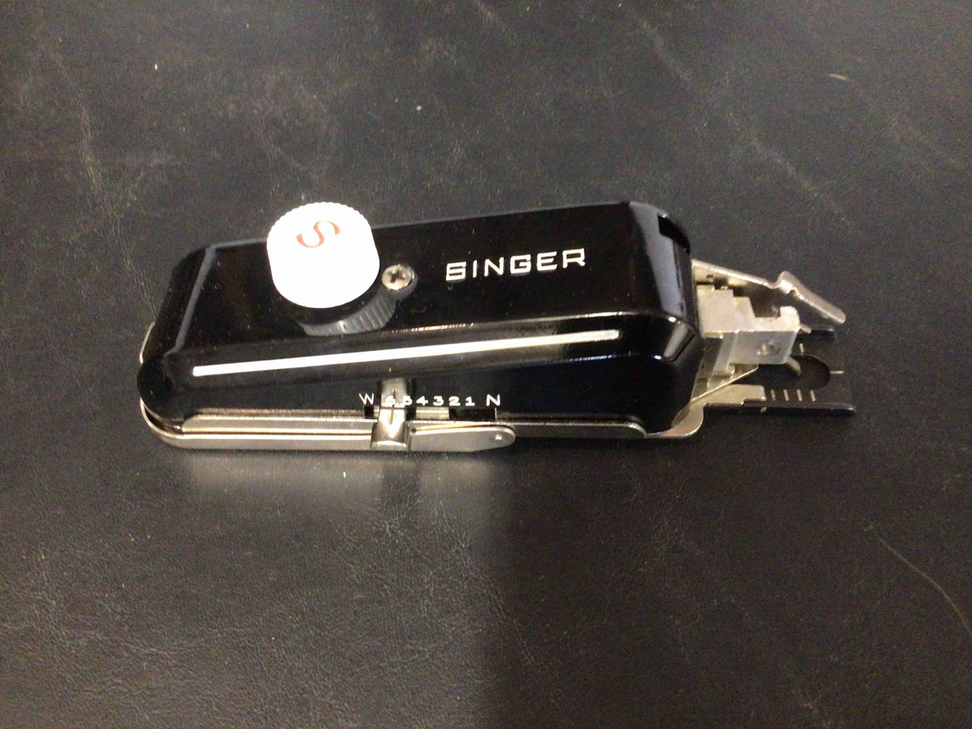 Vintage Singer Buttonholer Maker