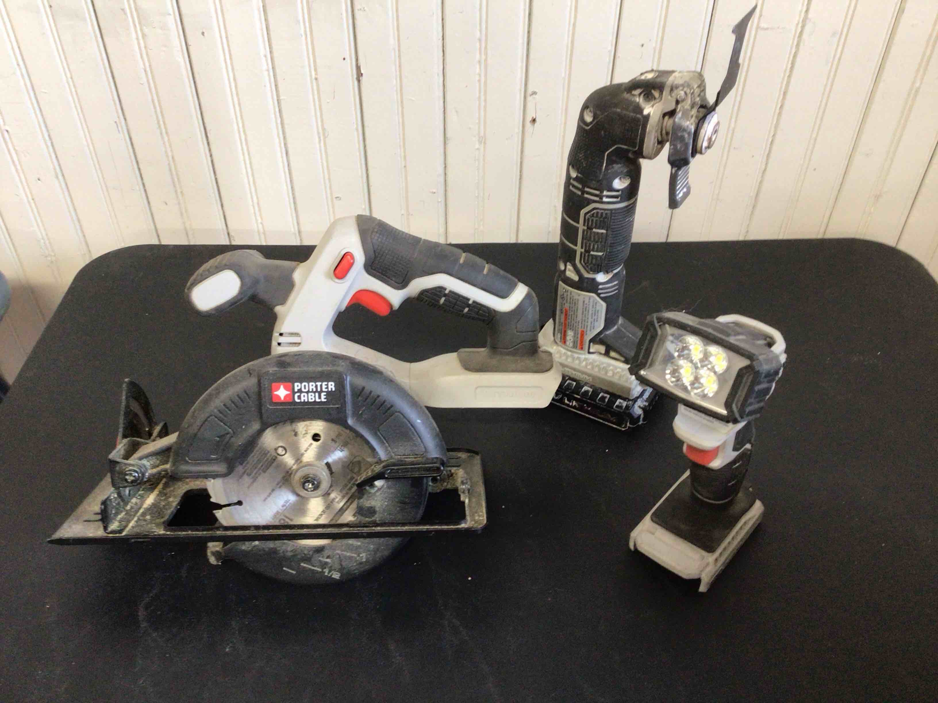 Porter Cable 3 Piece Set, Includes 20V MAX 5-1/2 Inch Cordless Circular Saw, 20V MAX Lithium-Ion Oscillating Multi-Tool and 20V LED Work Light