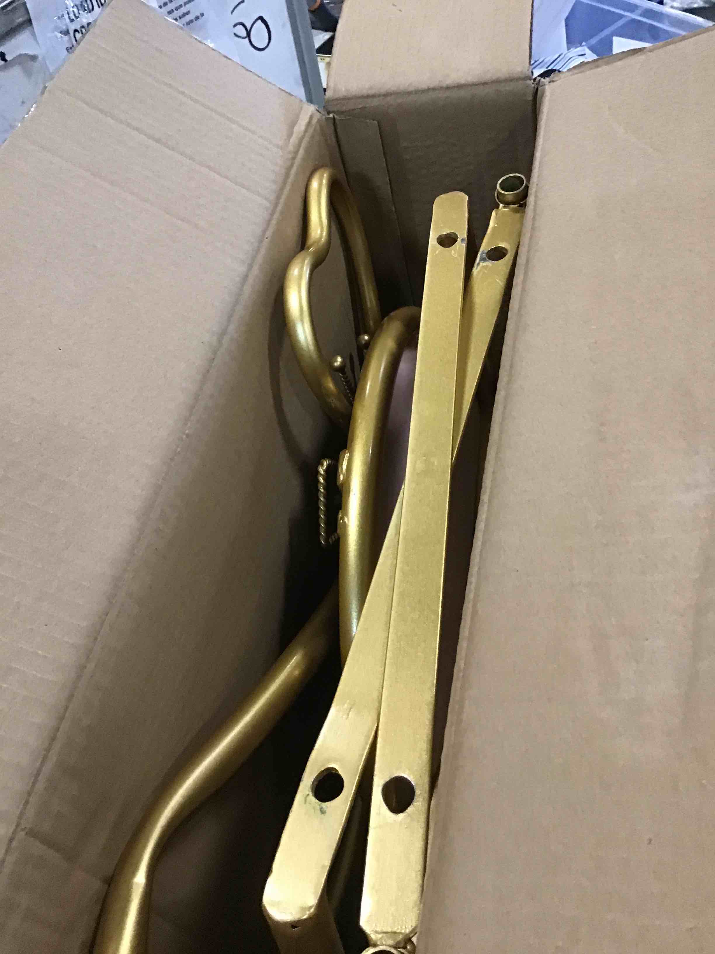 https://s3.amazonaws.com/lotting-images-prod/bidfta/PPE0375134_1728076268979.jpeg