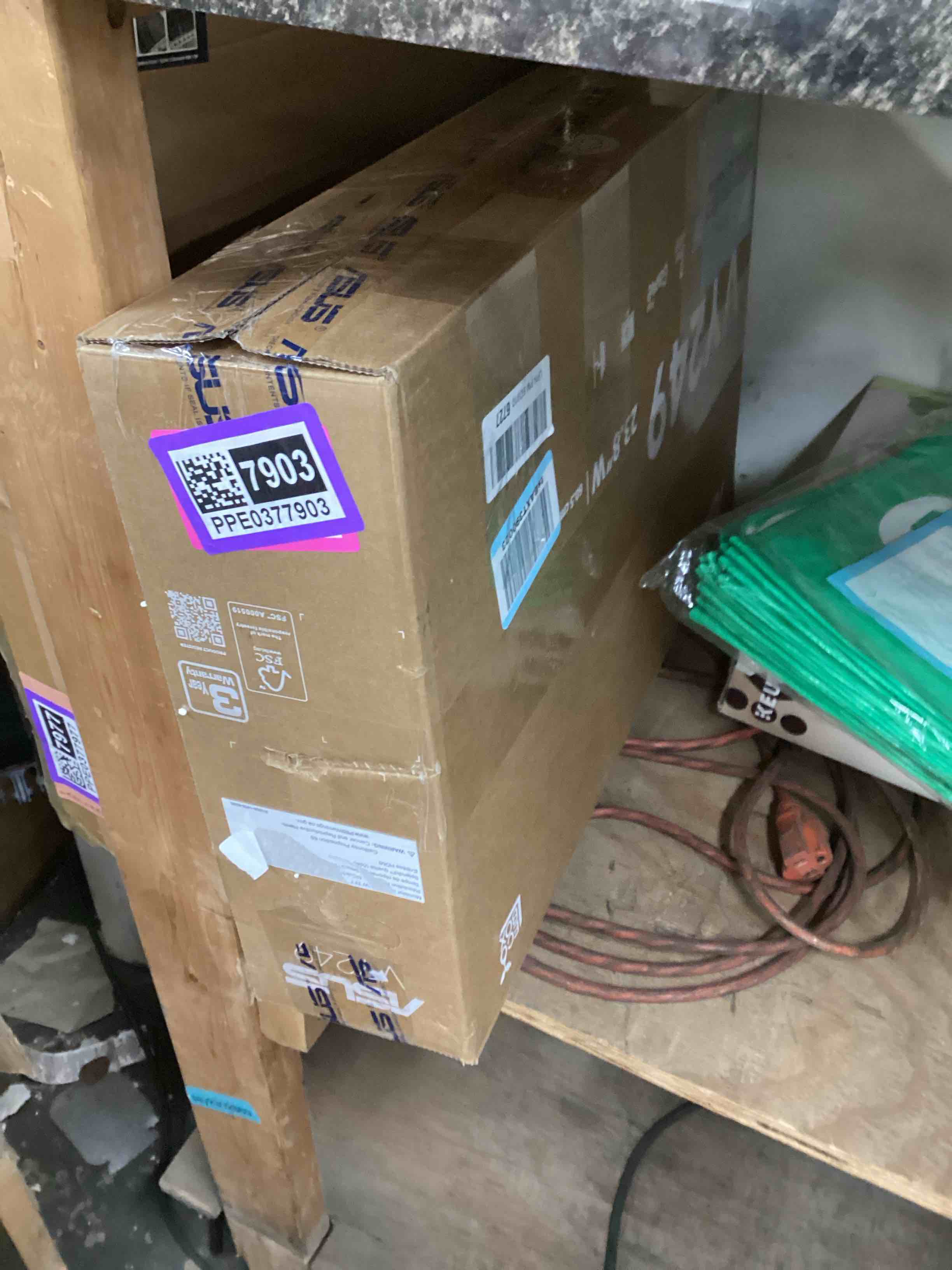 https://s3.amazonaws.com/lotting-images-prod/bidfta/PPE0377903_1733252264191.jpeg