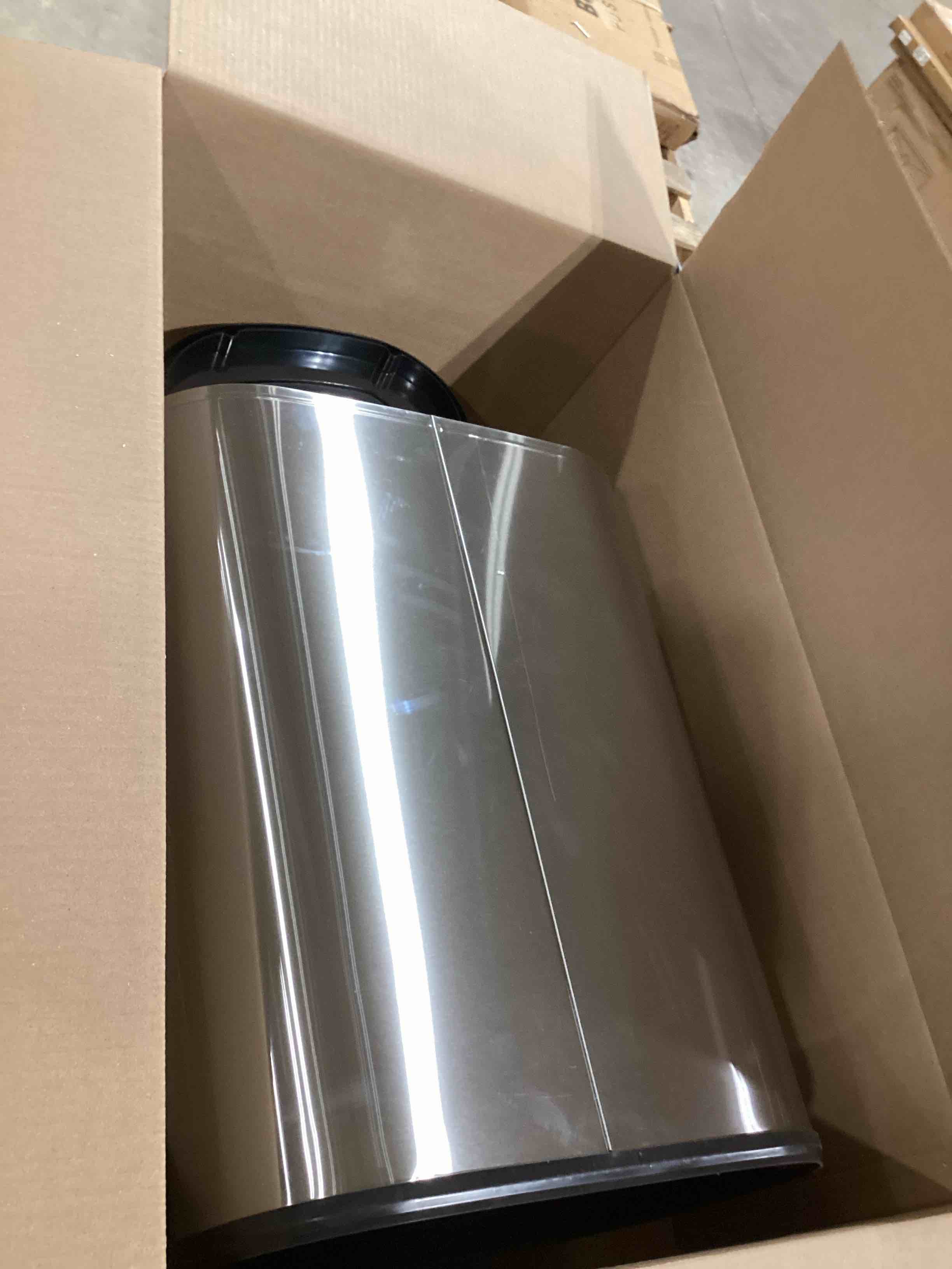 https://s3.amazonaws.com/lotting-images-prod/bidfta/PPE0378702_1733228537046.jpeg