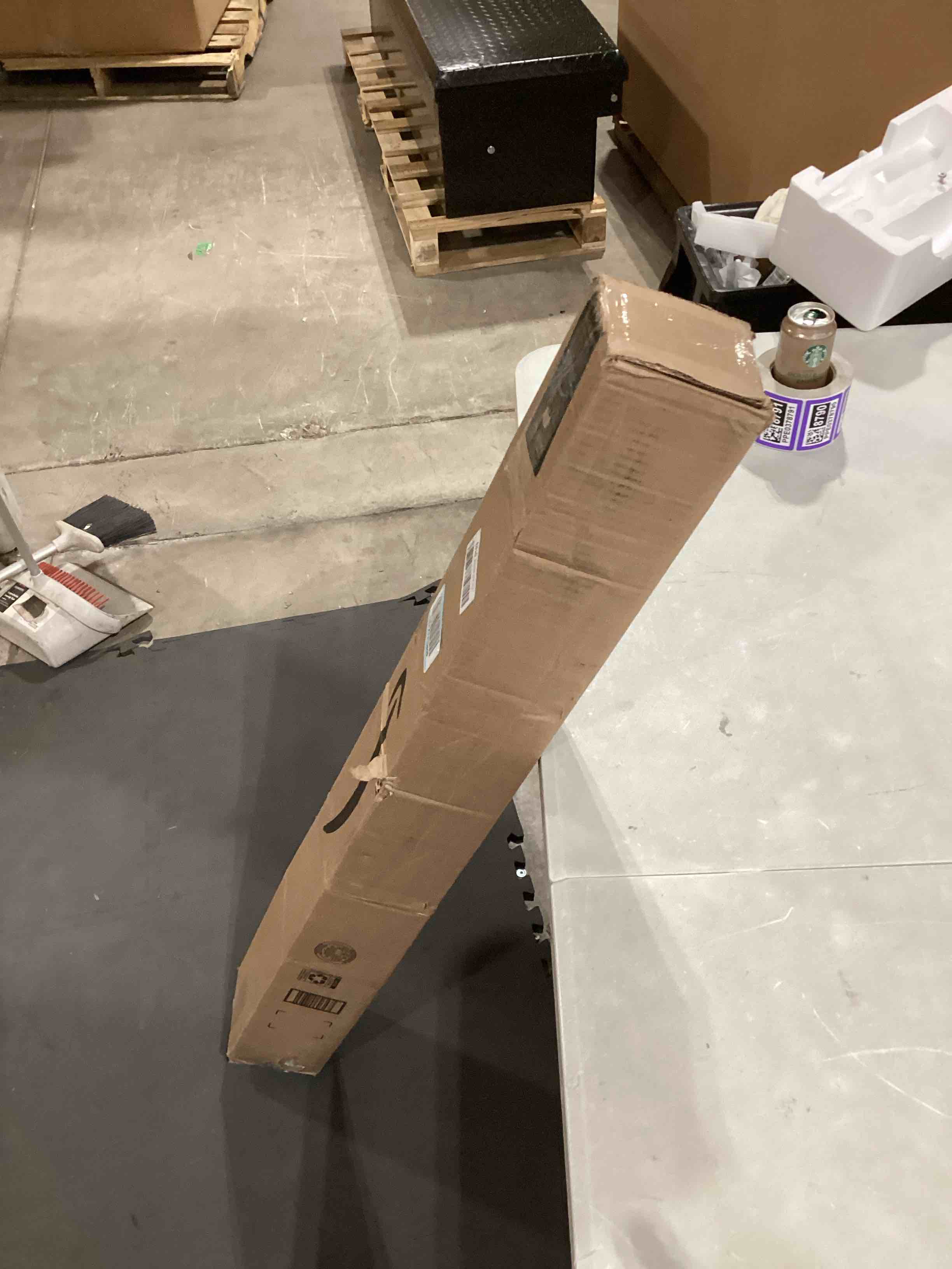 https://s3.amazonaws.com/lotting-images-prod/bidfta/PPE0378791_1733154915187.jpeg