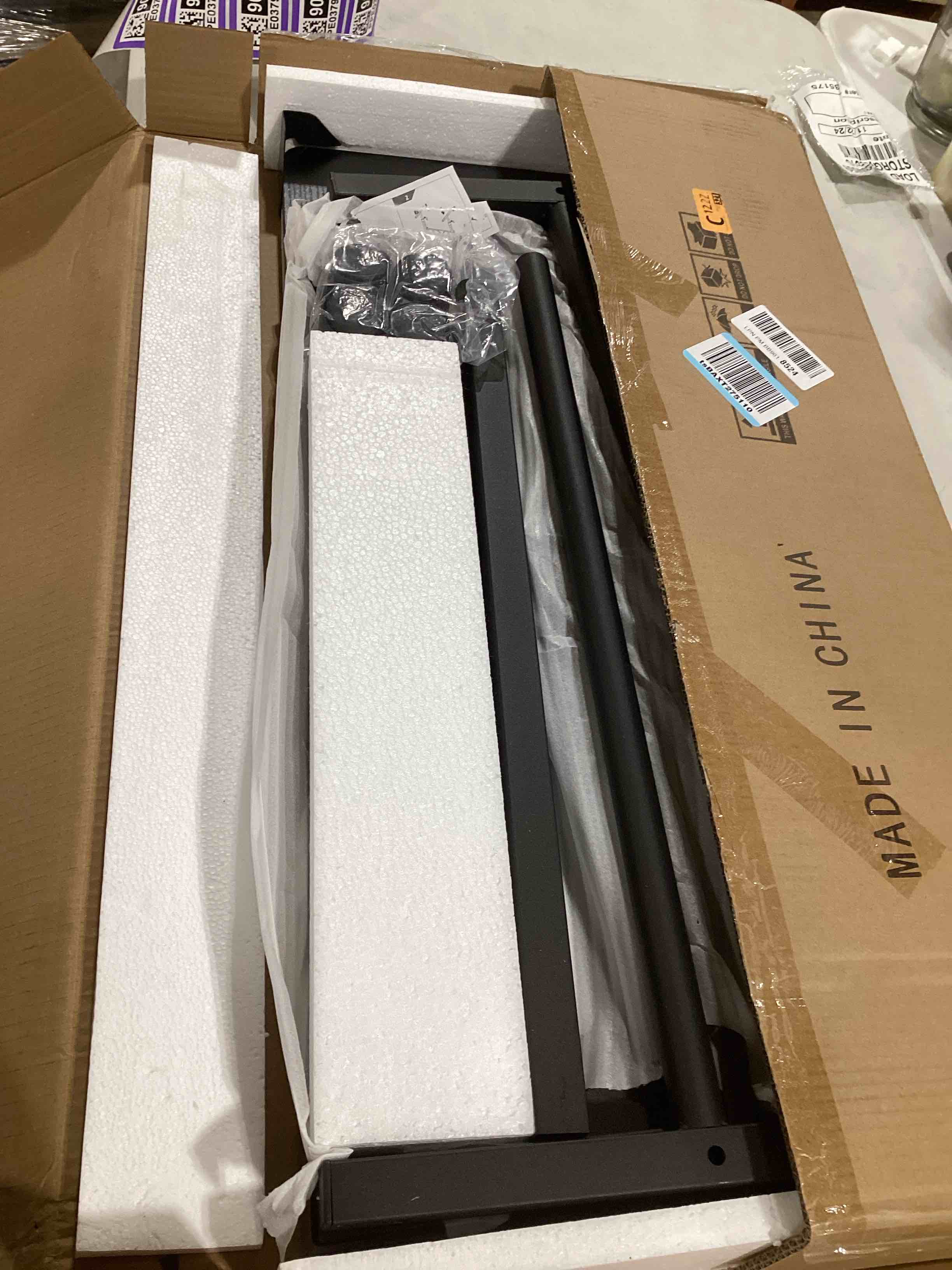 https://s3.amazonaws.com/lotting-images-prod/bidfta/PPE0379069_1732884216793.jpeg