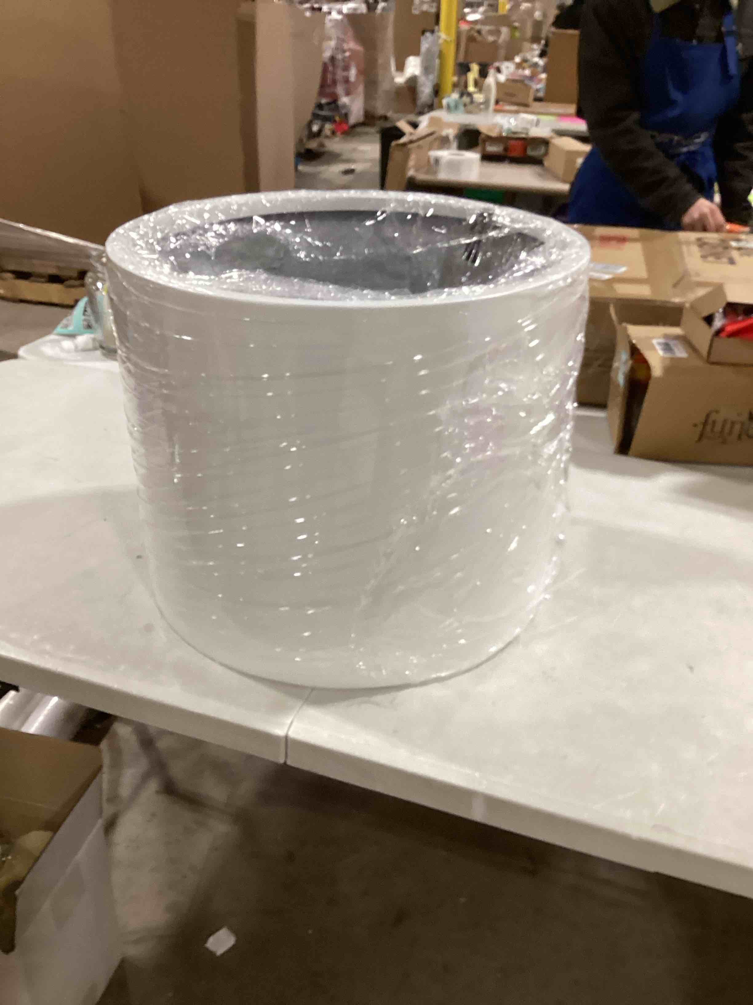https://s3.amazonaws.com/lotting-images-prod/bidfta/PPE0379077_1732882814136.jpeg