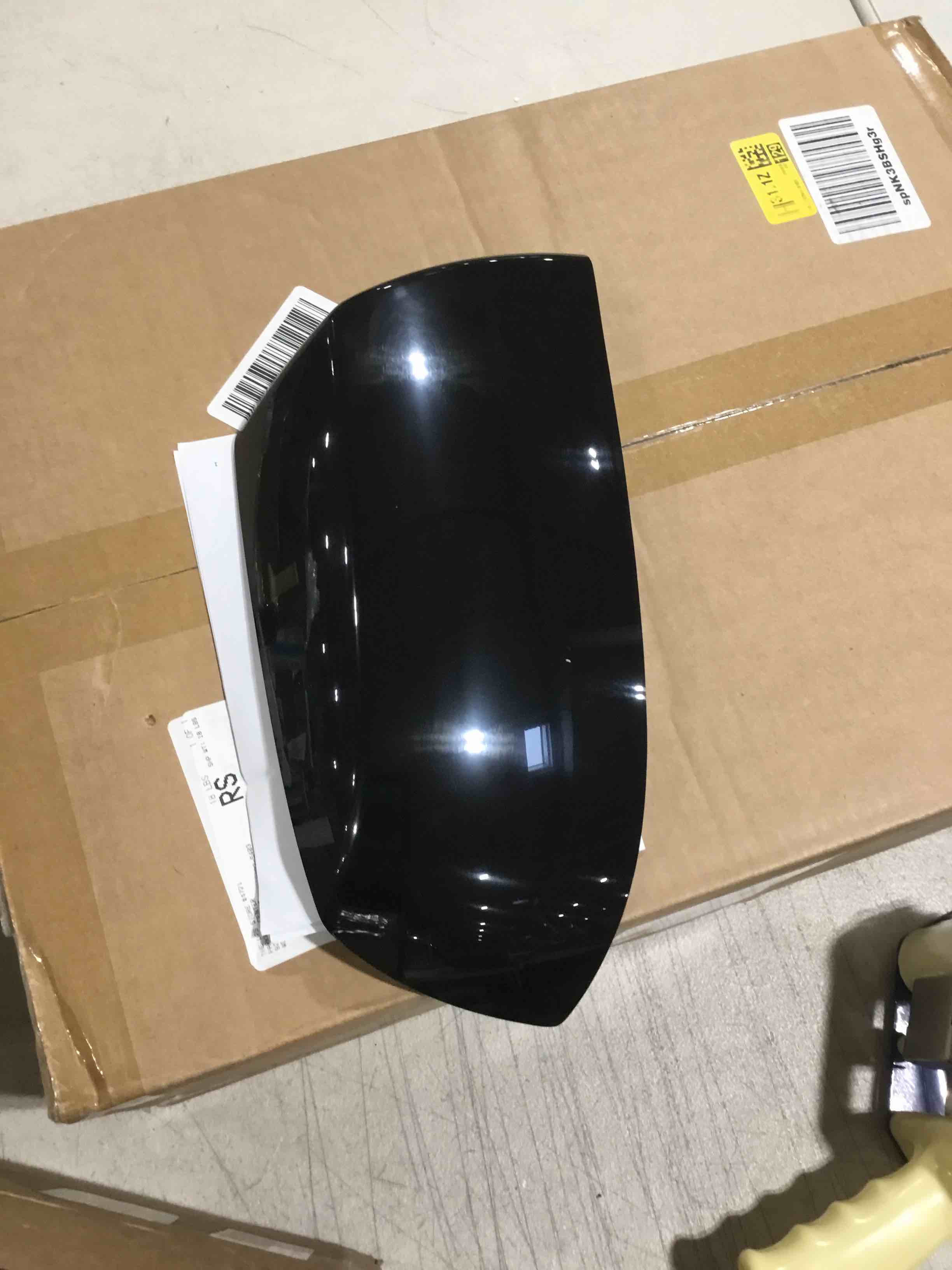 https://s3.amazonaws.com/lotting-images-prod/bidfta/PPE0379429_1730402873145.jpeg