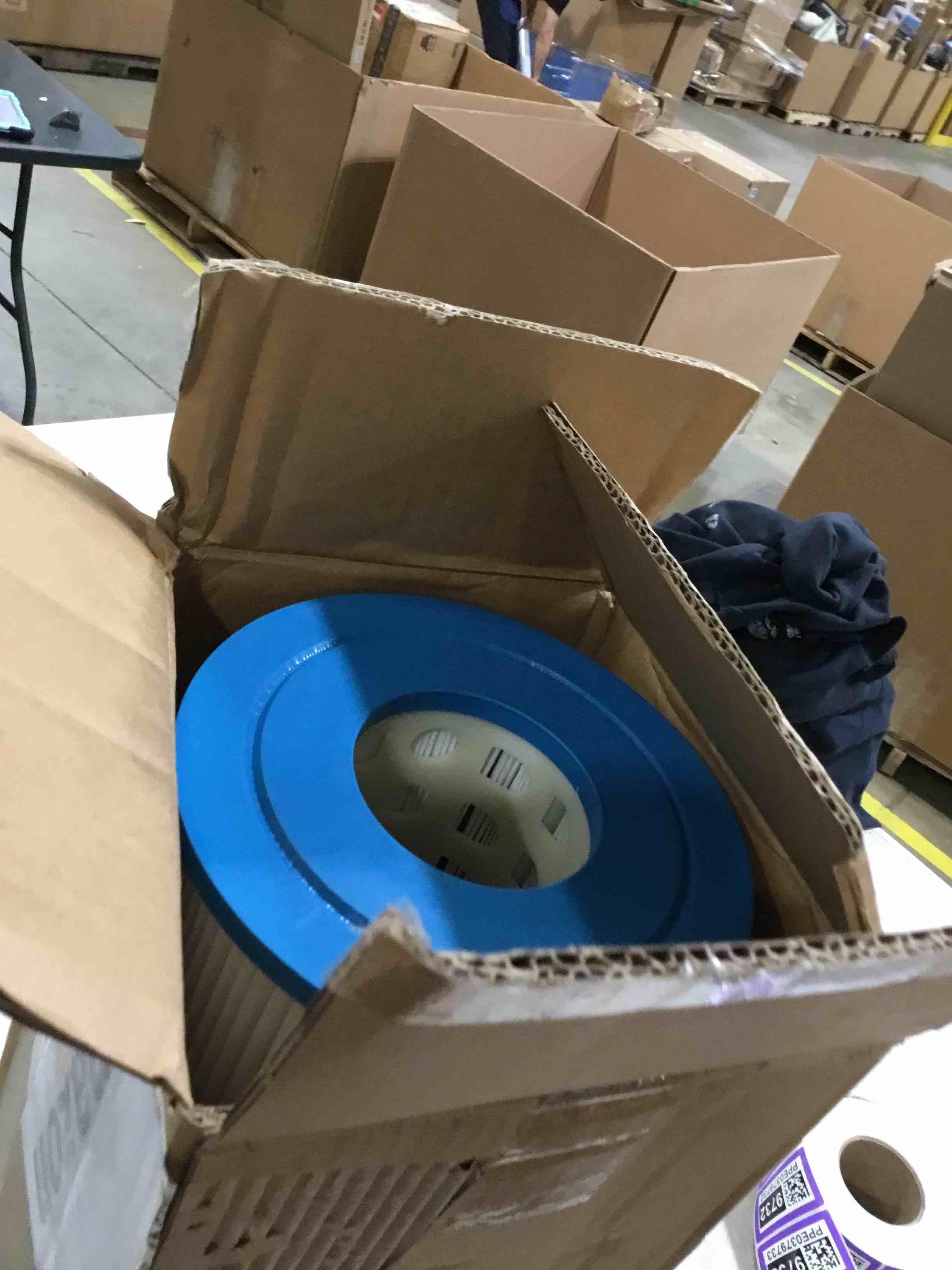 https://s3.amazonaws.com/lotting-images-prod/bidfta/PPE0379743_1729264936363.jpeg
