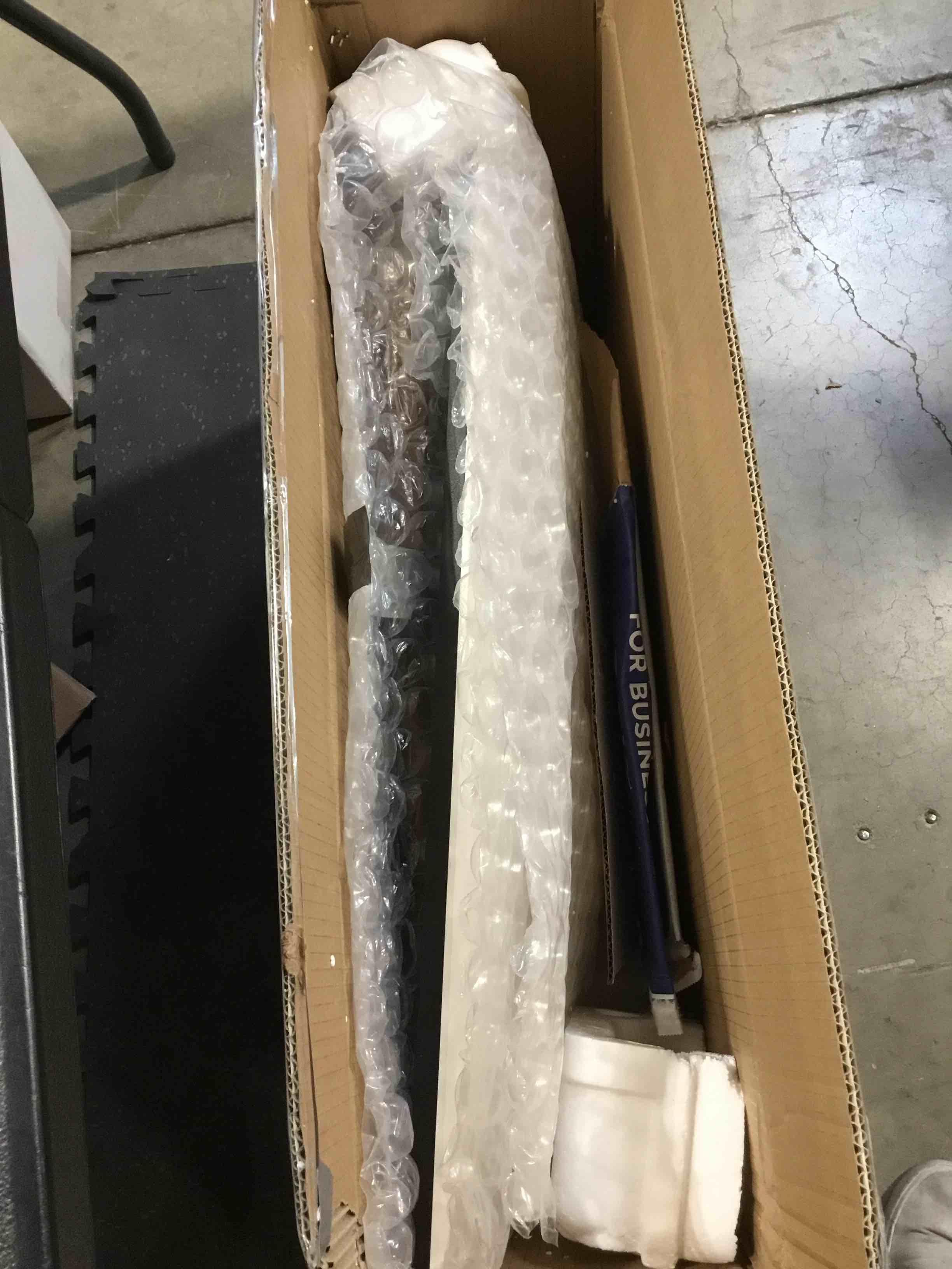 https://s3.amazonaws.com/lotting-images-prod/bidfta/PPE0380068_1732114918622.jpeg