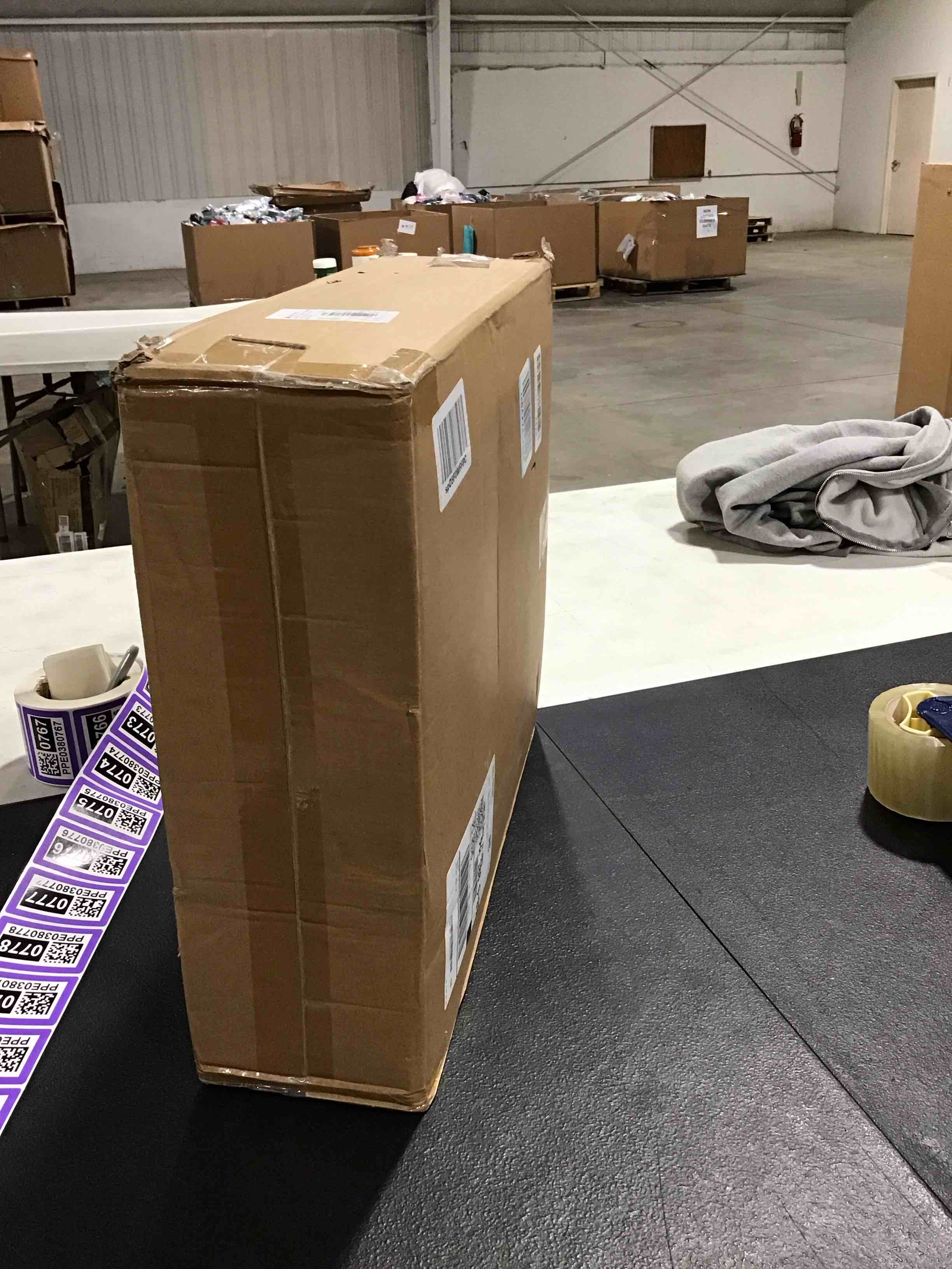 https://s3.amazonaws.com/lotting-images-prod/bidfta/PPE0380782_1730988109446.jpeg