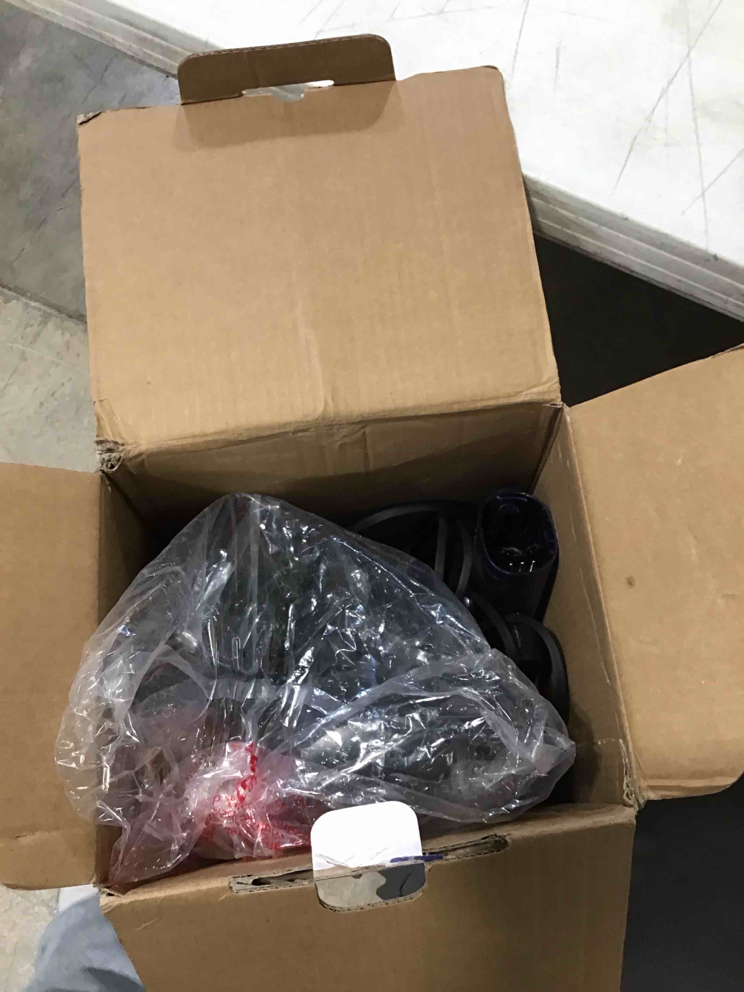 https://s3.amazonaws.com/lotting-images-prod/bidfta/PPE0380921_1730733006663.jpeg