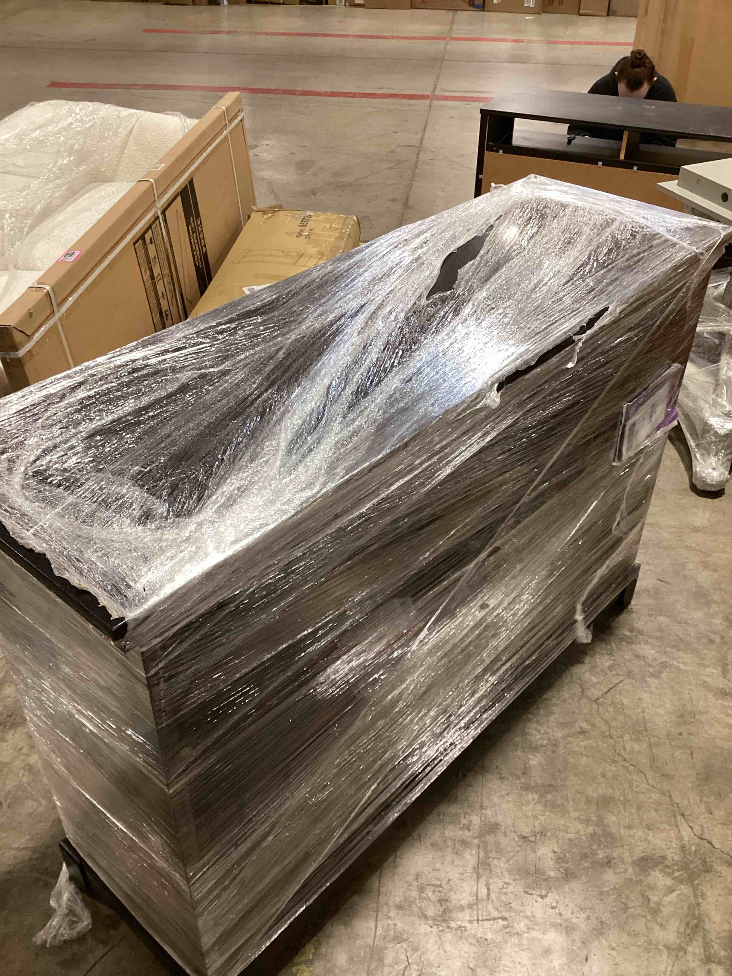 Andover Mills Amus 56” home bar