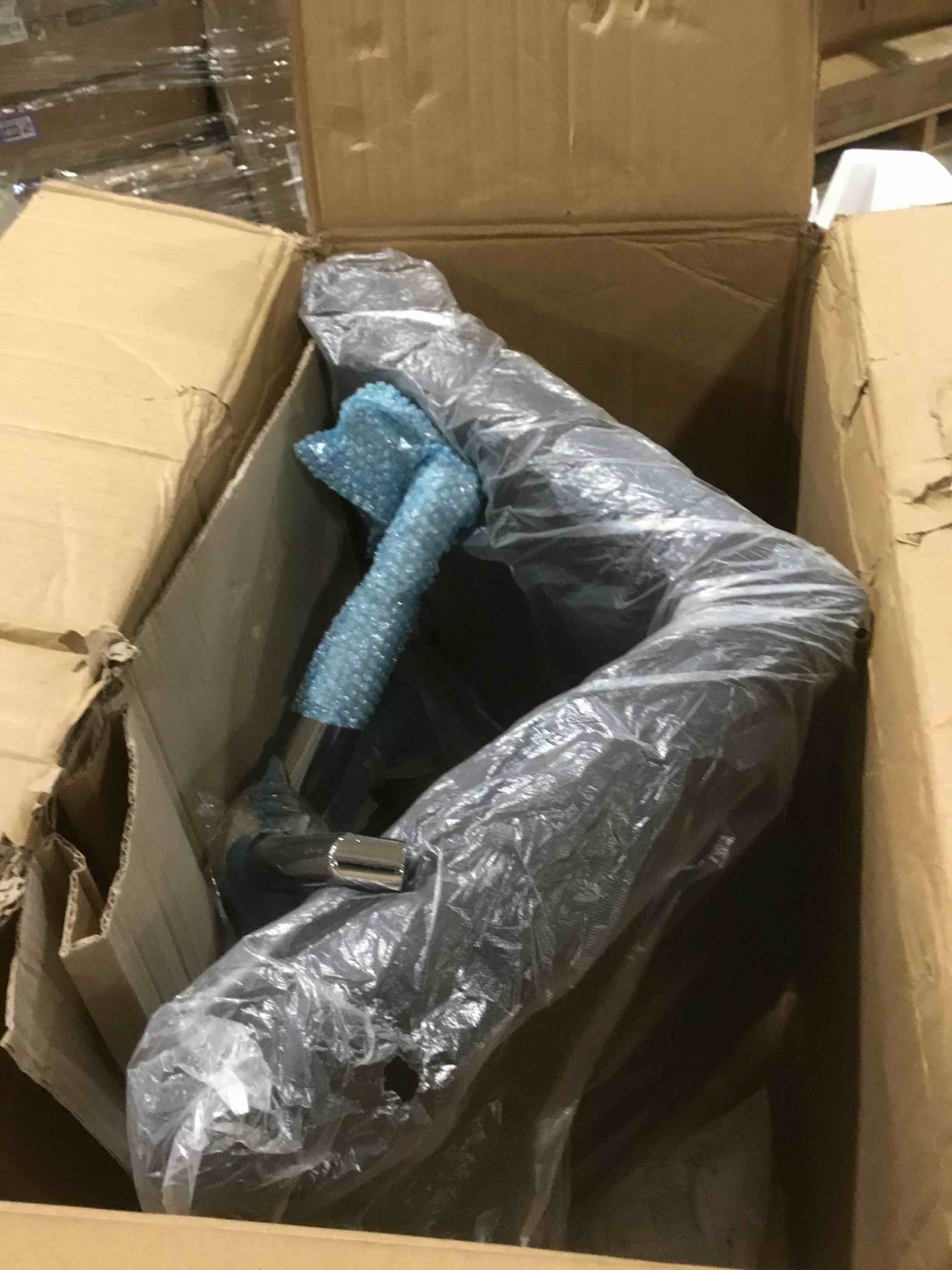 https://s3.amazonaws.com/lotting-images-prod/bidfta/PPE0382075_1738962020658.jpeg