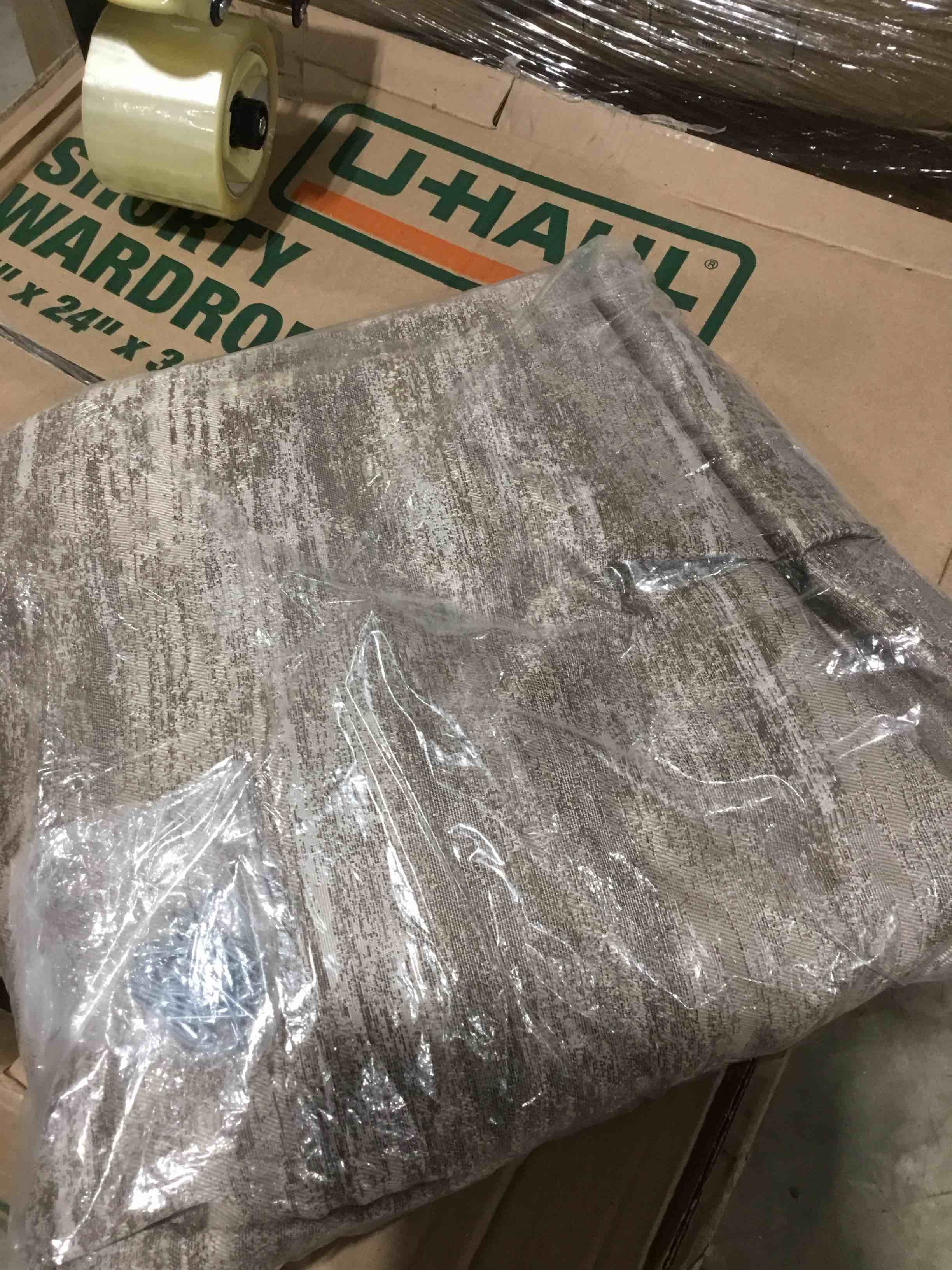 https://s3.amazonaws.com/lotting-images-prod/bidfta/PPE0382740_1736774951110.jpeg