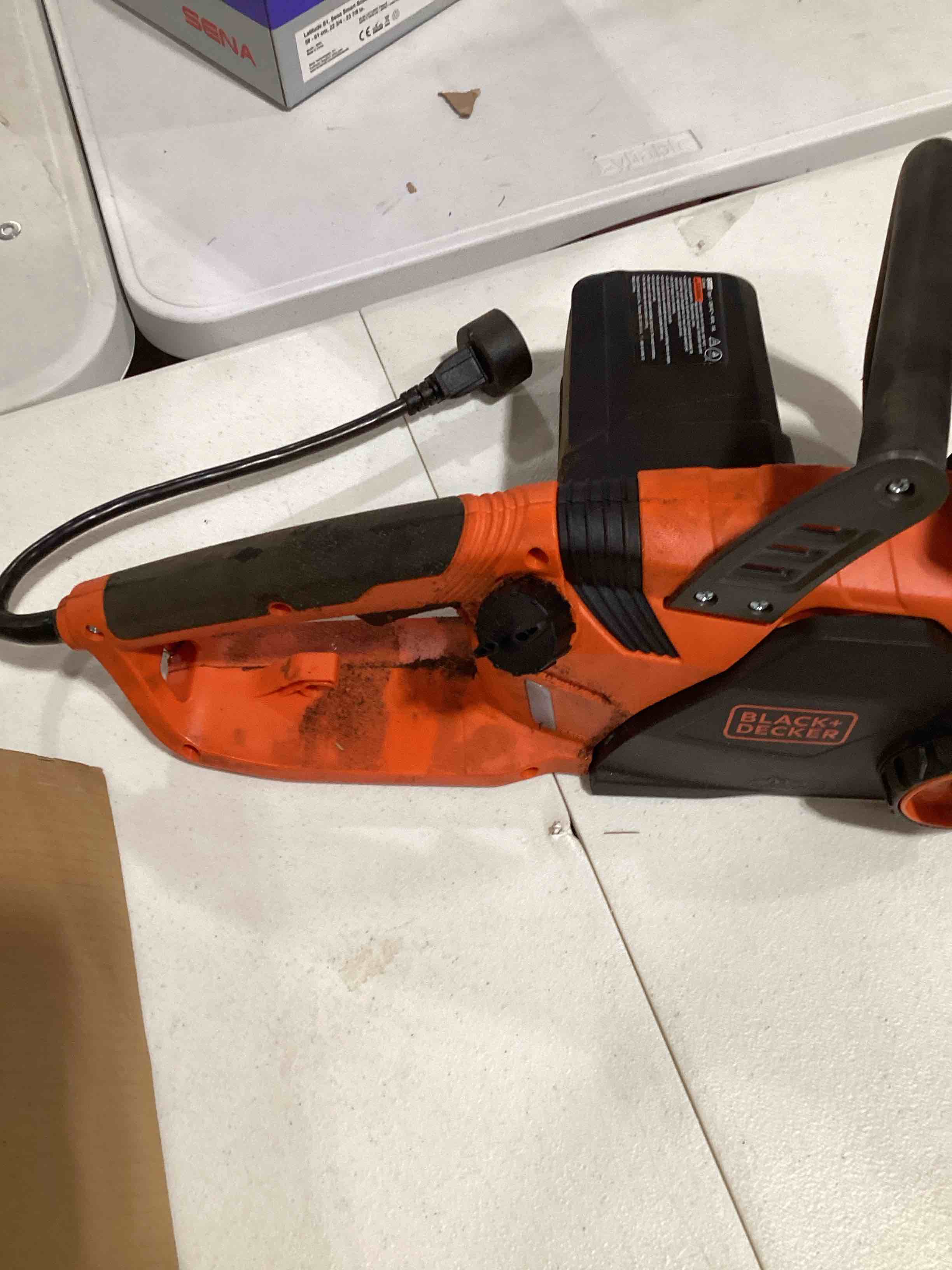 BLACK+DECKER Electric Chainsaw, 18-Inch, 15-Amp, Corded (CS1518)