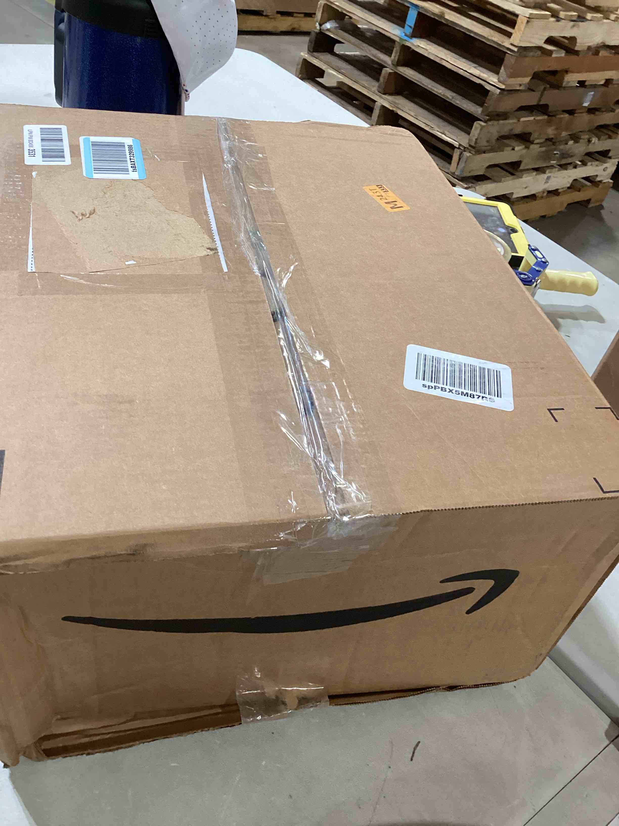 https://s3.amazonaws.com/lotting-images-prod/bidfta/PPE0387481_1730313361796.jpeg