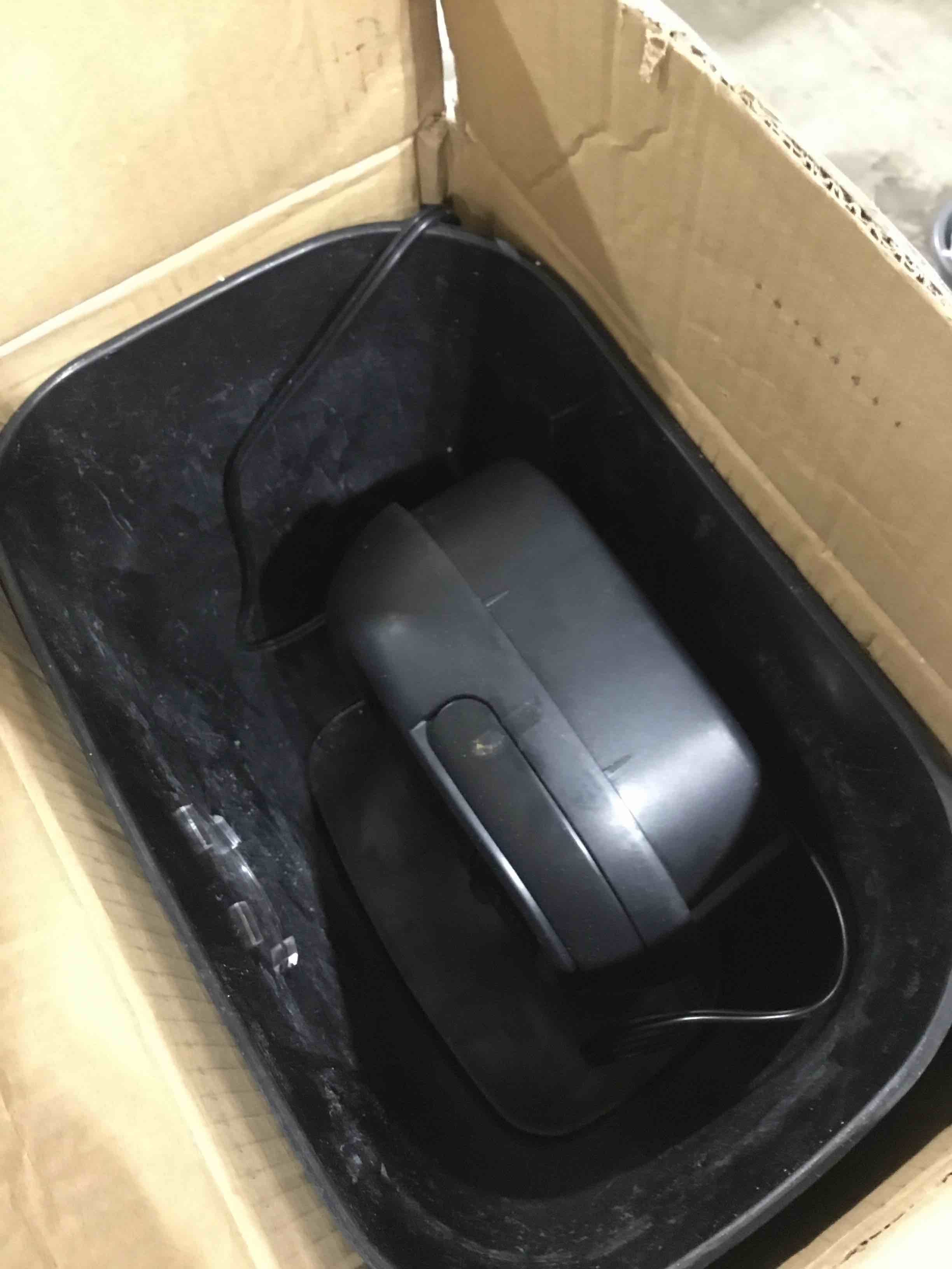 https://s3.amazonaws.com/lotting-images-prod/bidfta/PPE0389211_1731443964882.jpeg