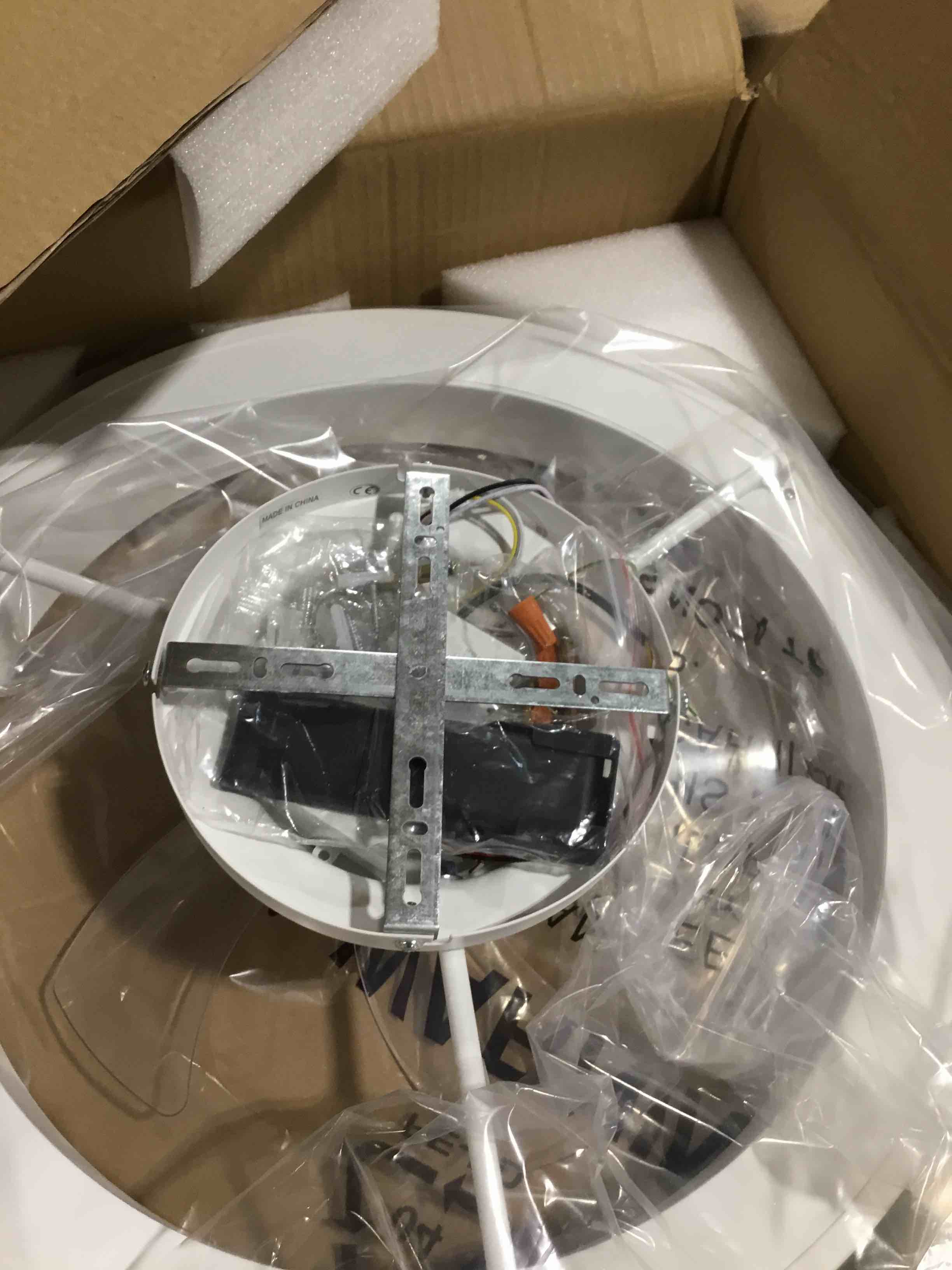 https://s3.amazonaws.com/lotting-images-prod/bidfta/PPE0394192_1732282506850.jpeg