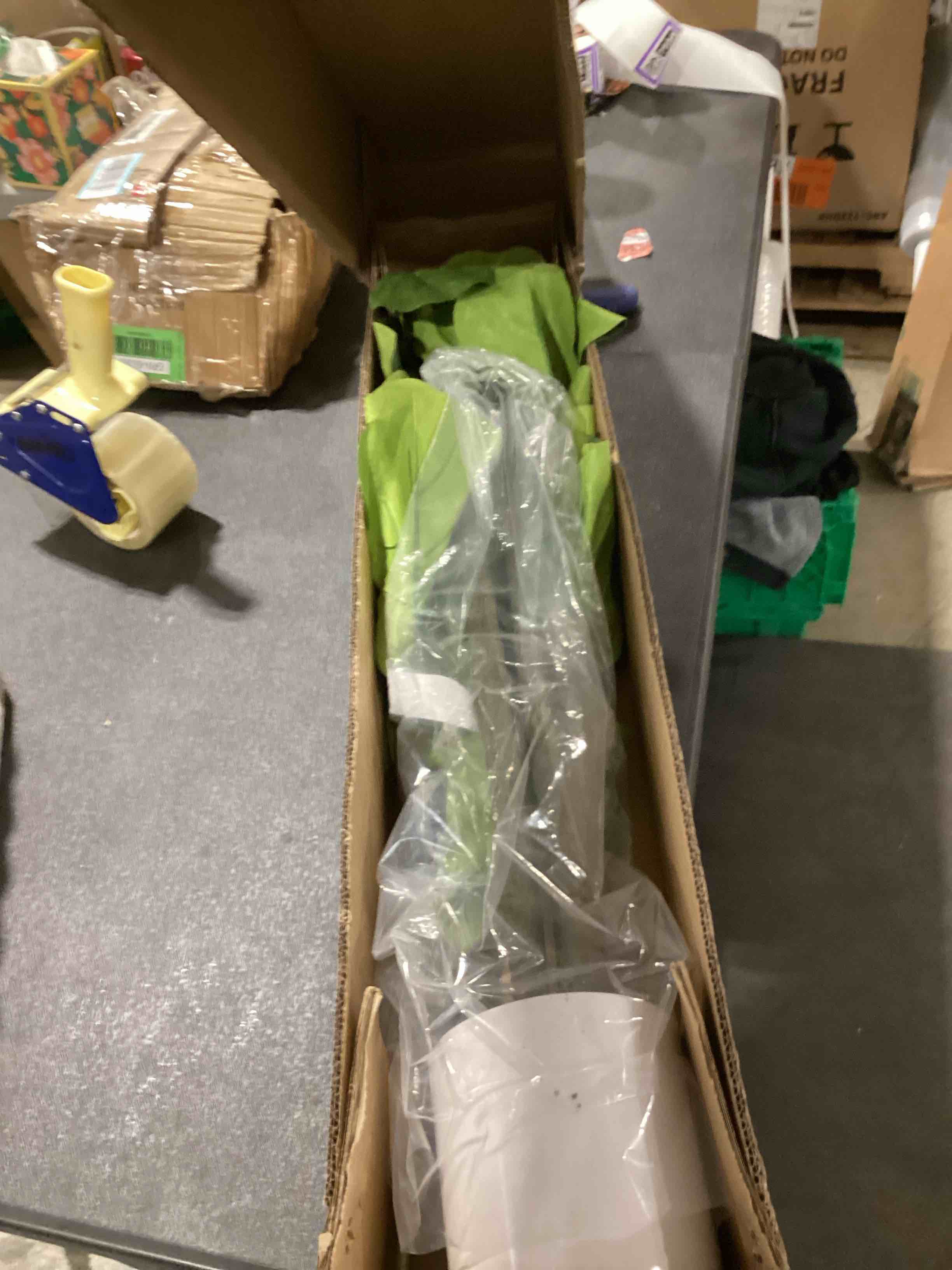 https://s3.amazonaws.com/lotting-images-prod/bidfta/PPE0397554_1729687743210.jpeg