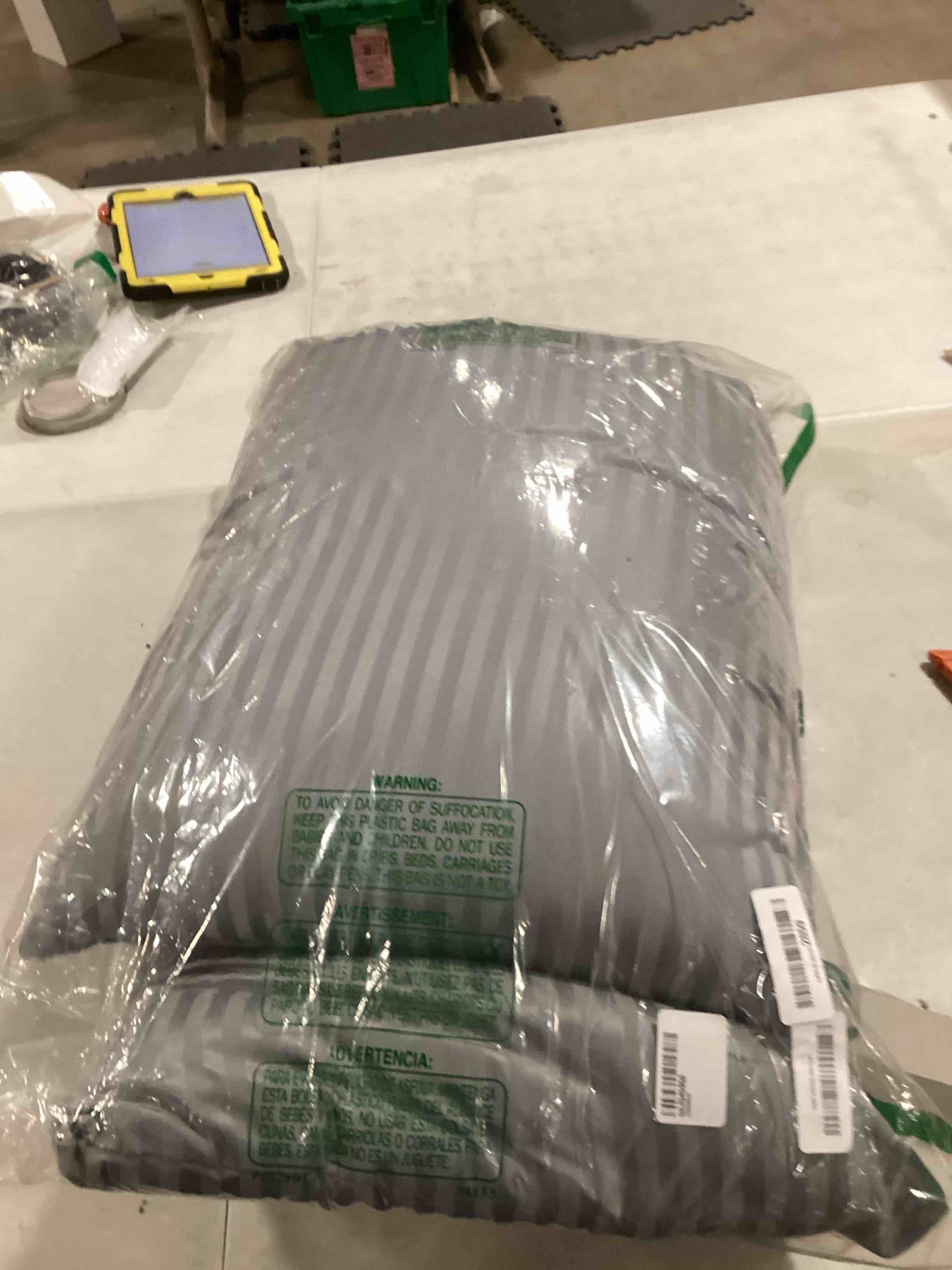 https://s3.amazonaws.com/lotting-images-prod/bidfta/PPE0398138_1732289138425.jpeg