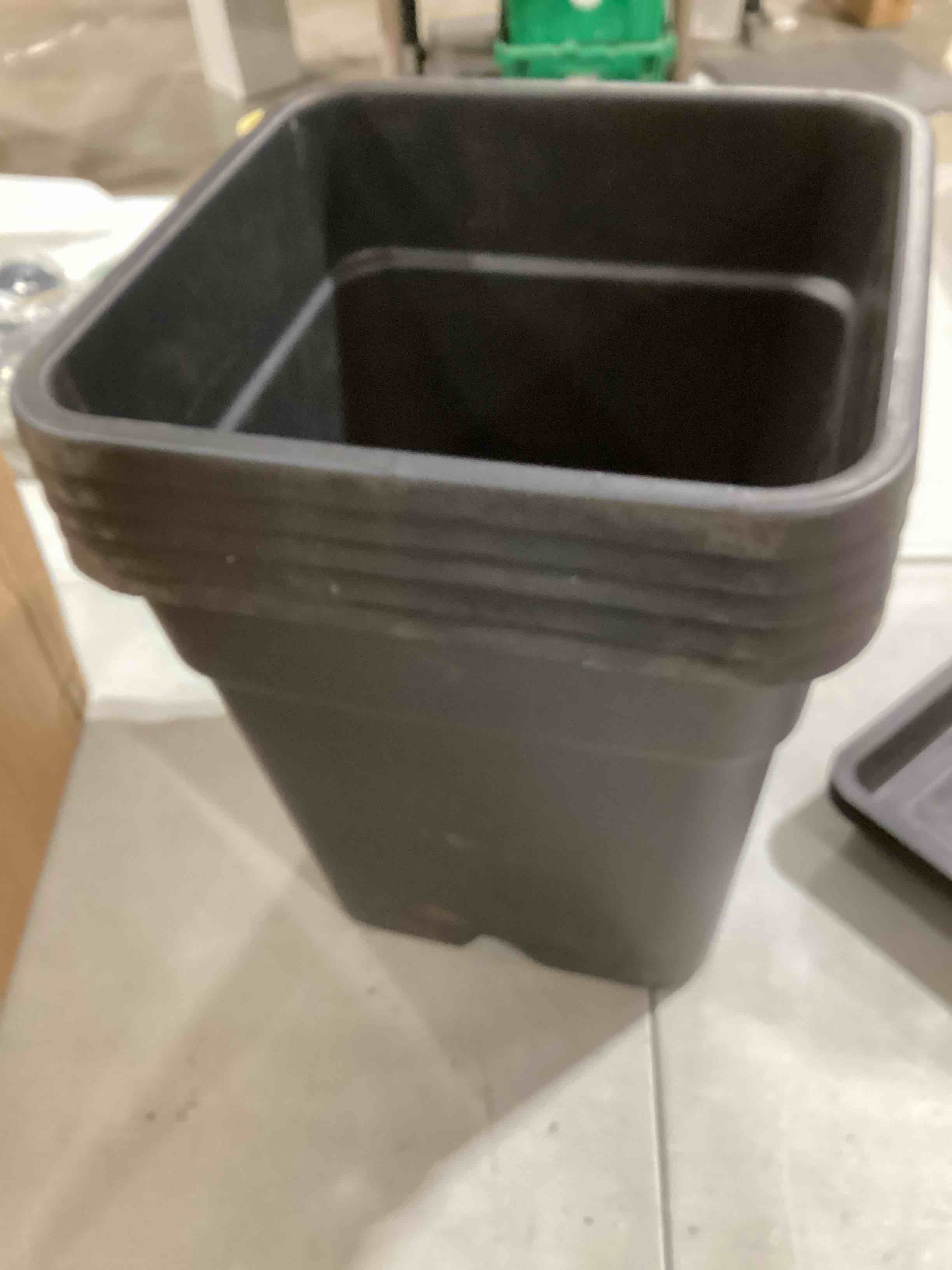 https://s3.amazonaws.com/lotting-images-prod/bidfta/PPE0398141_1732288824932.jpeg