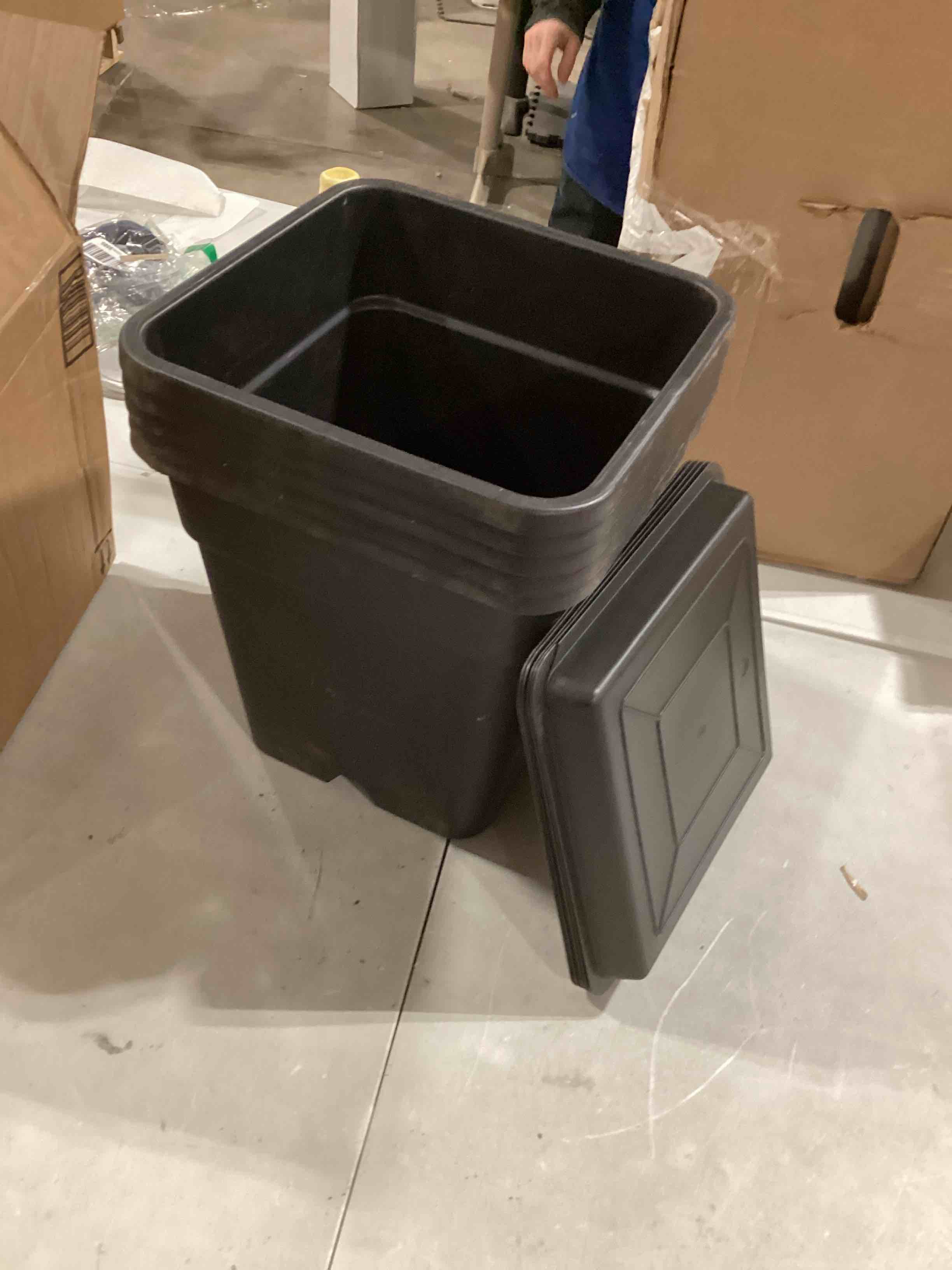 https://s3.amazonaws.com/lotting-images-prod/bidfta/PPE0398141_1732288830902.jpeg