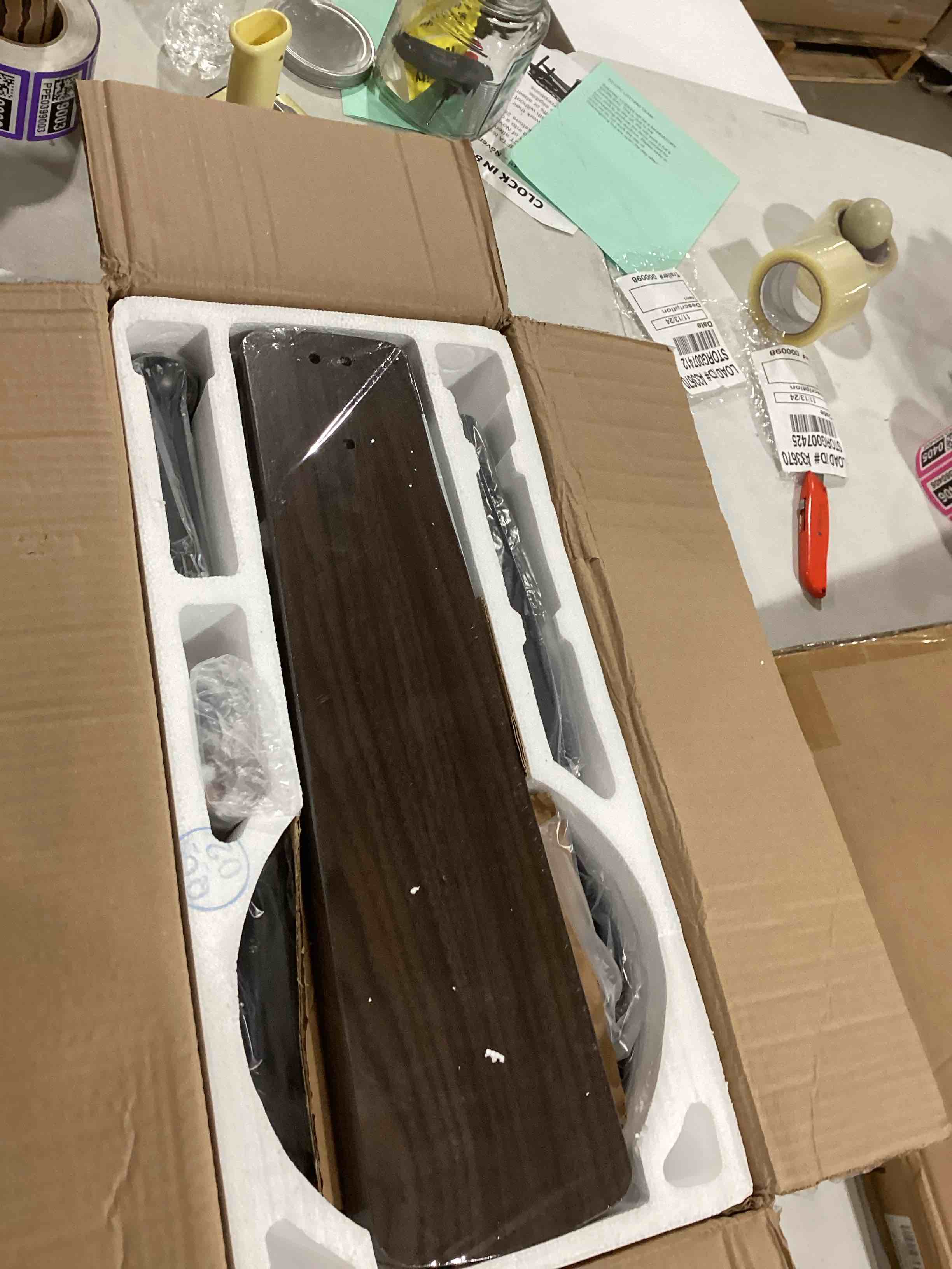 https://s3.amazonaws.com/lotting-images-prod/bidfta/PPE0399007_1731592165916.jpeg