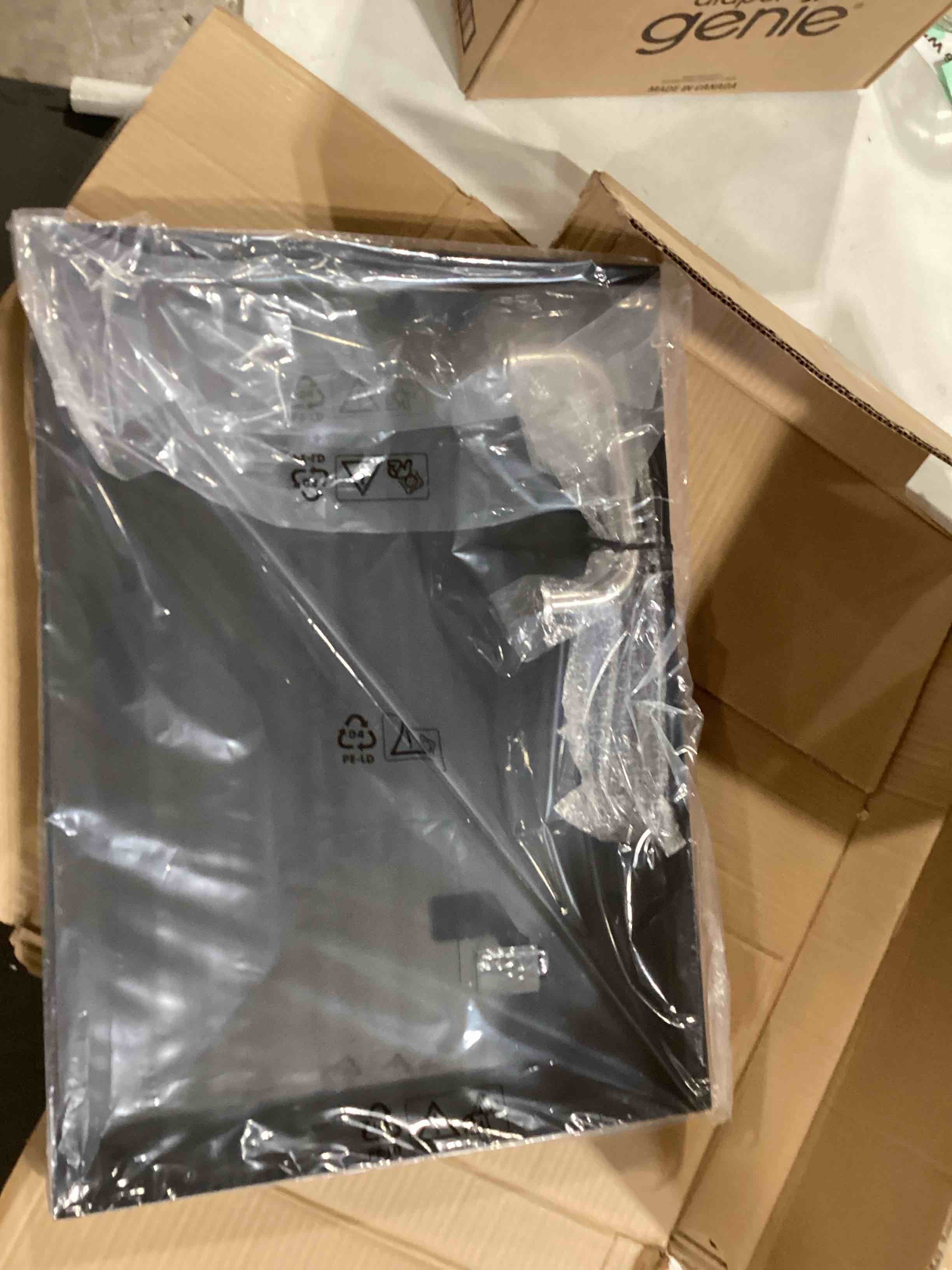 https://s3.amazonaws.com/lotting-images-prod/bidfta/PPE0399038_1731443507396.jpeg