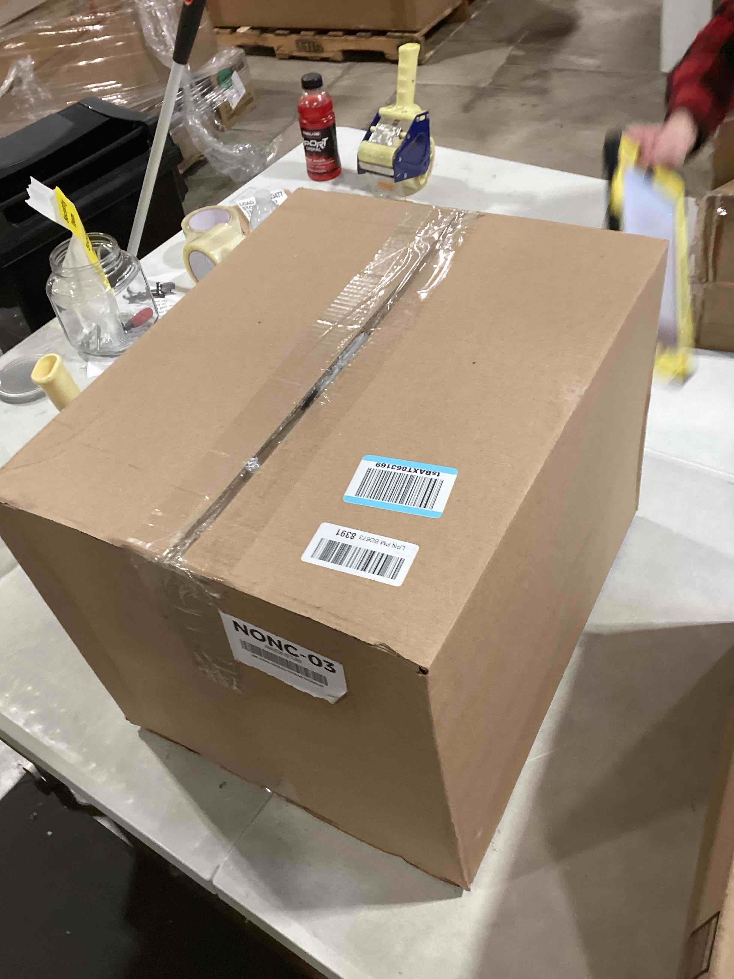 https://s3.amazonaws.com/lotting-images-prod/bidfta/PPE0399341_1731004420232.jpeg