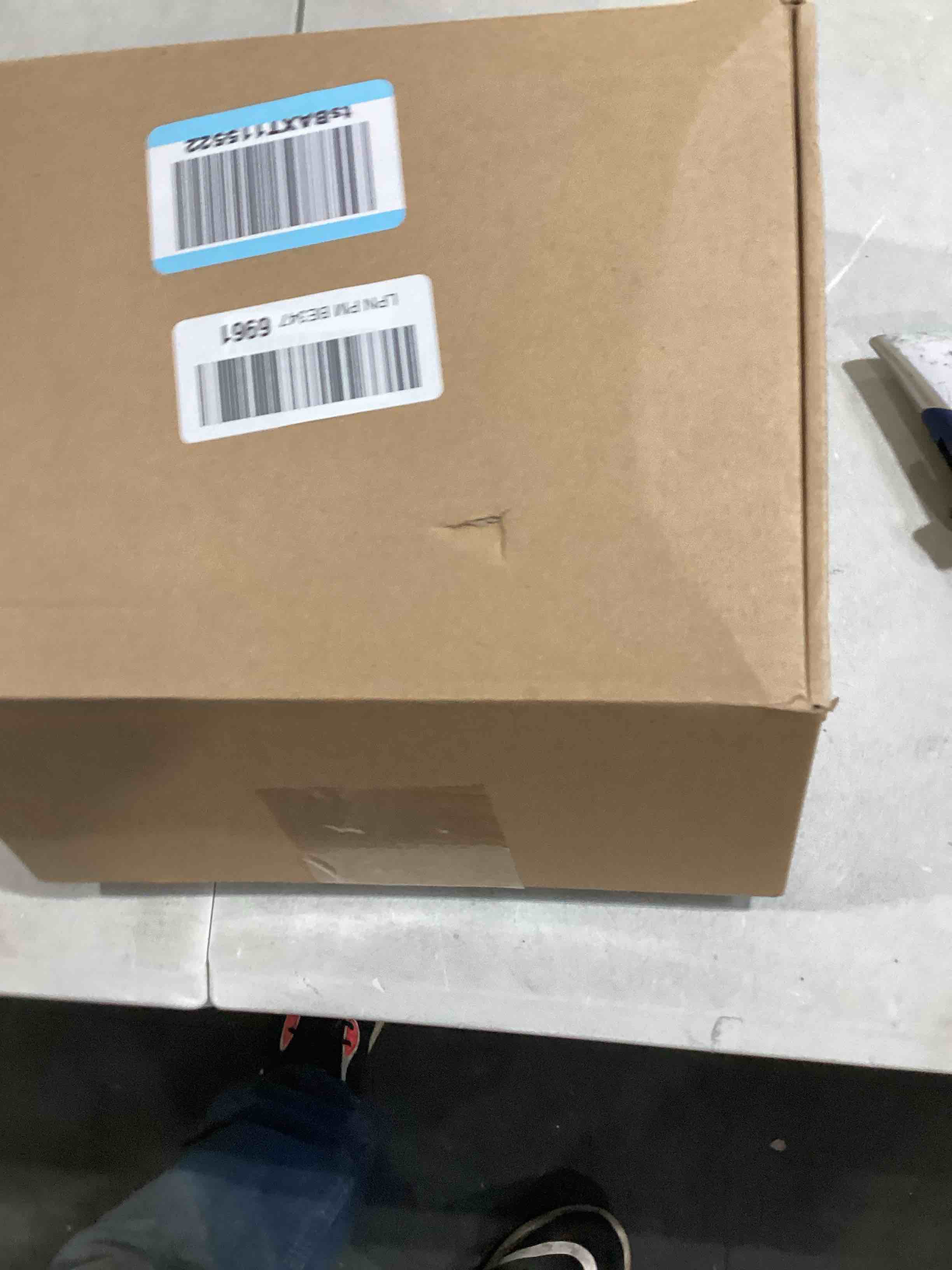 https://s3.amazonaws.com/lotting-images-prod/bidfta/PPE0399535_1730210688566.jpeg