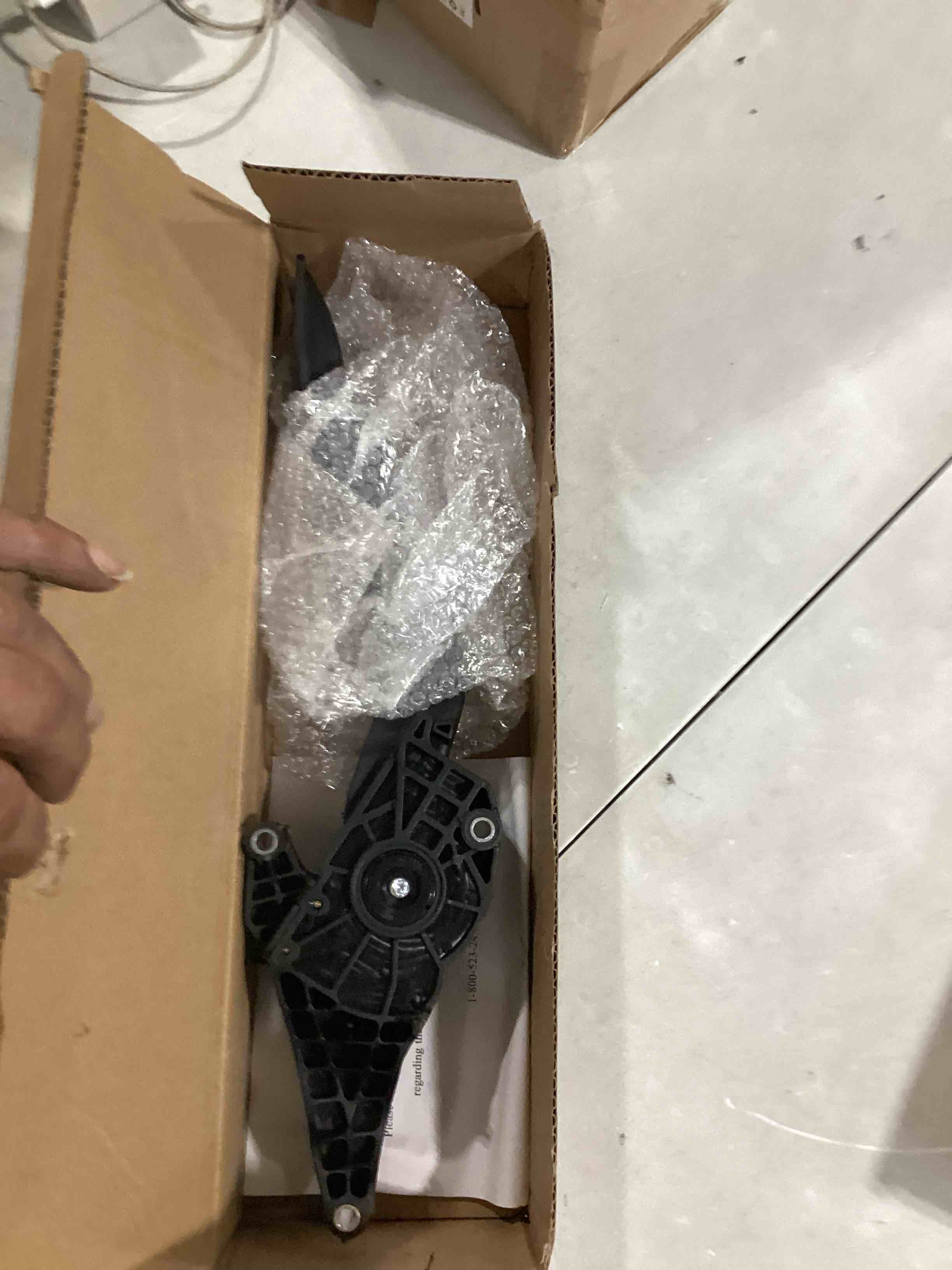 https://s3.amazonaws.com/lotting-images-prod/bidfta/PPE0399544_1730209579111.jpeg
