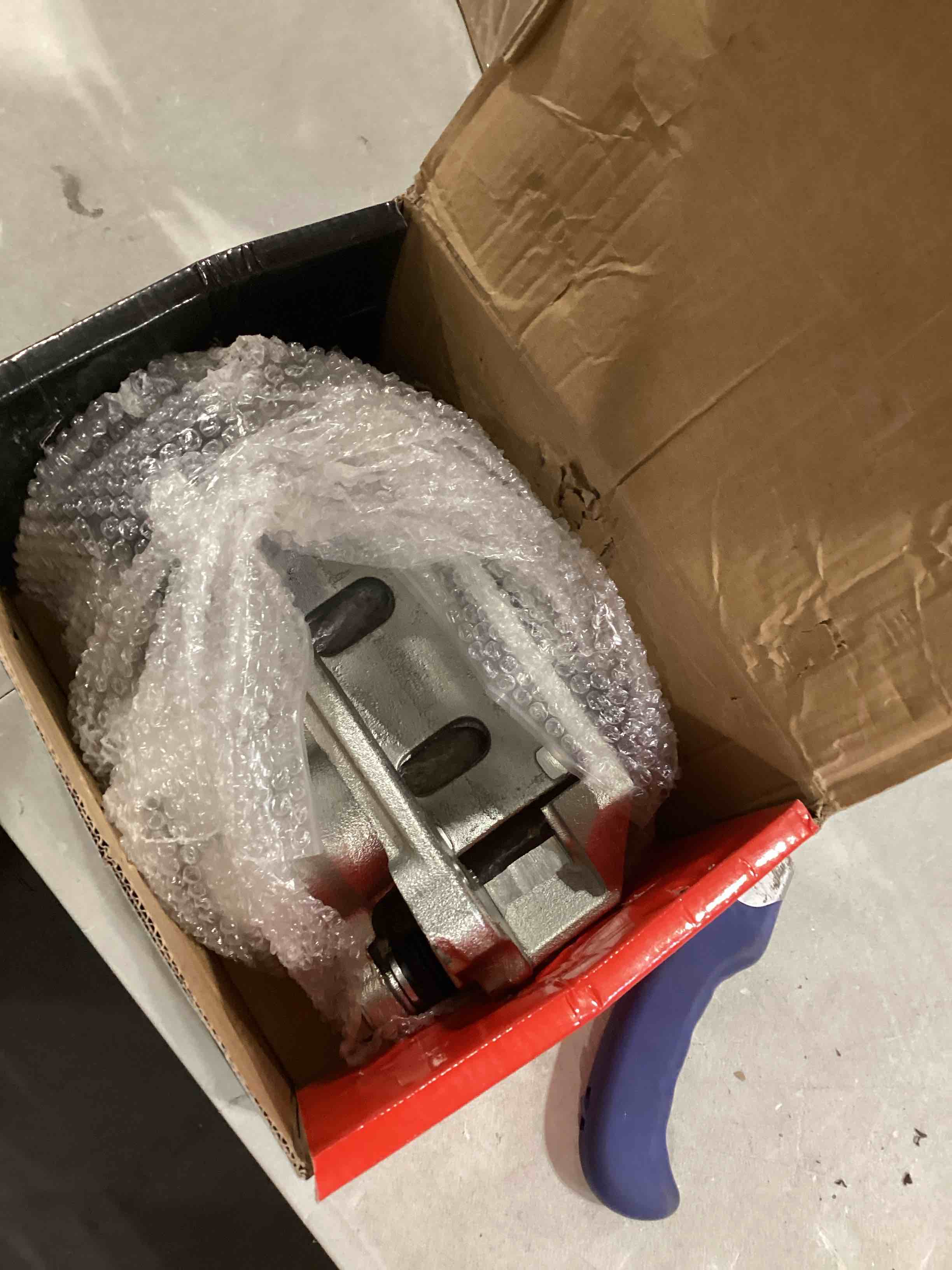 https://s3.amazonaws.com/lotting-images-prod/bidfta/PPE0399564_1730120456232.jpeg