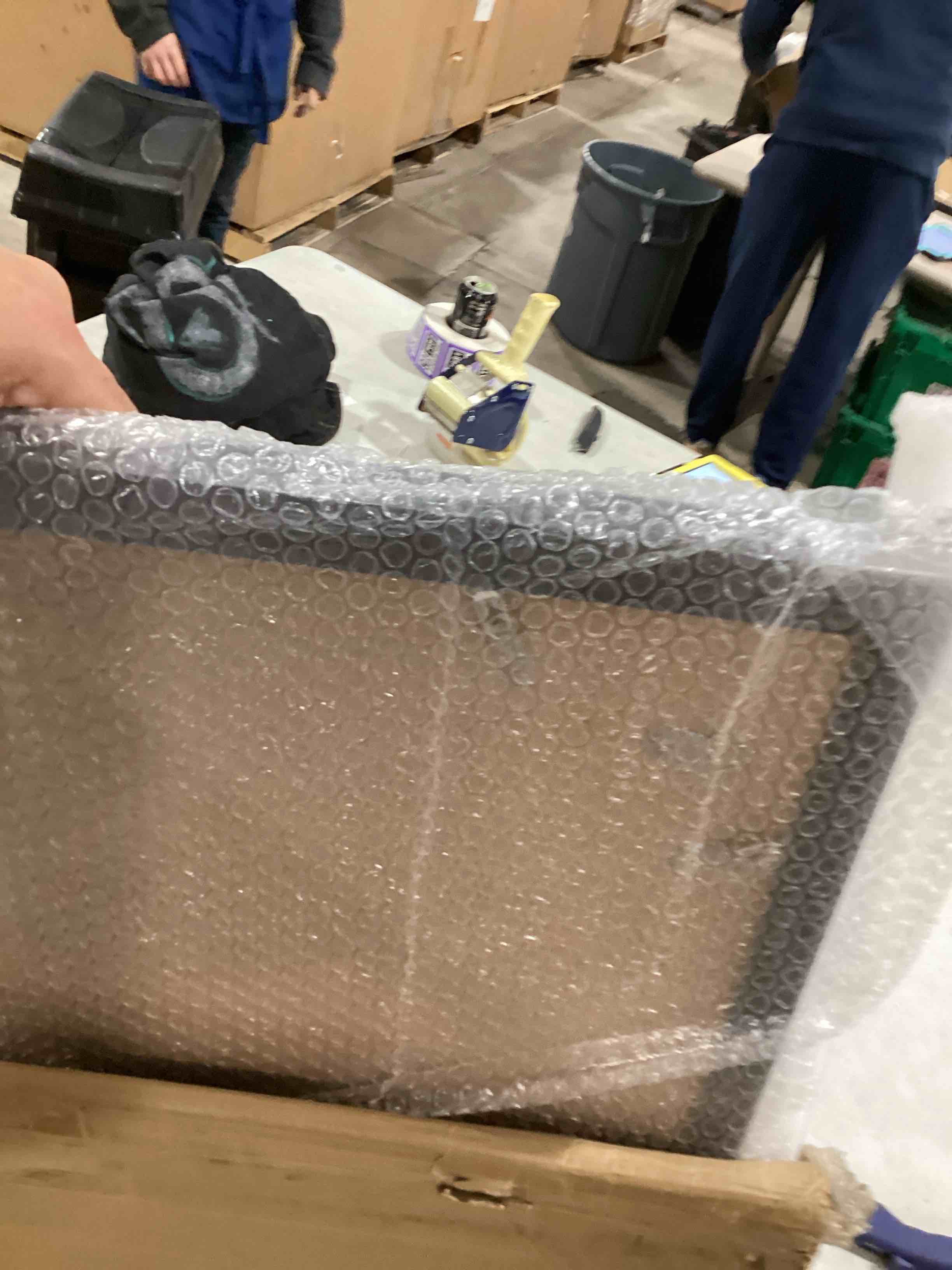 https://s3.amazonaws.com/lotting-images-prod/bidfta/PPE0399578_1730118361220.jpeg