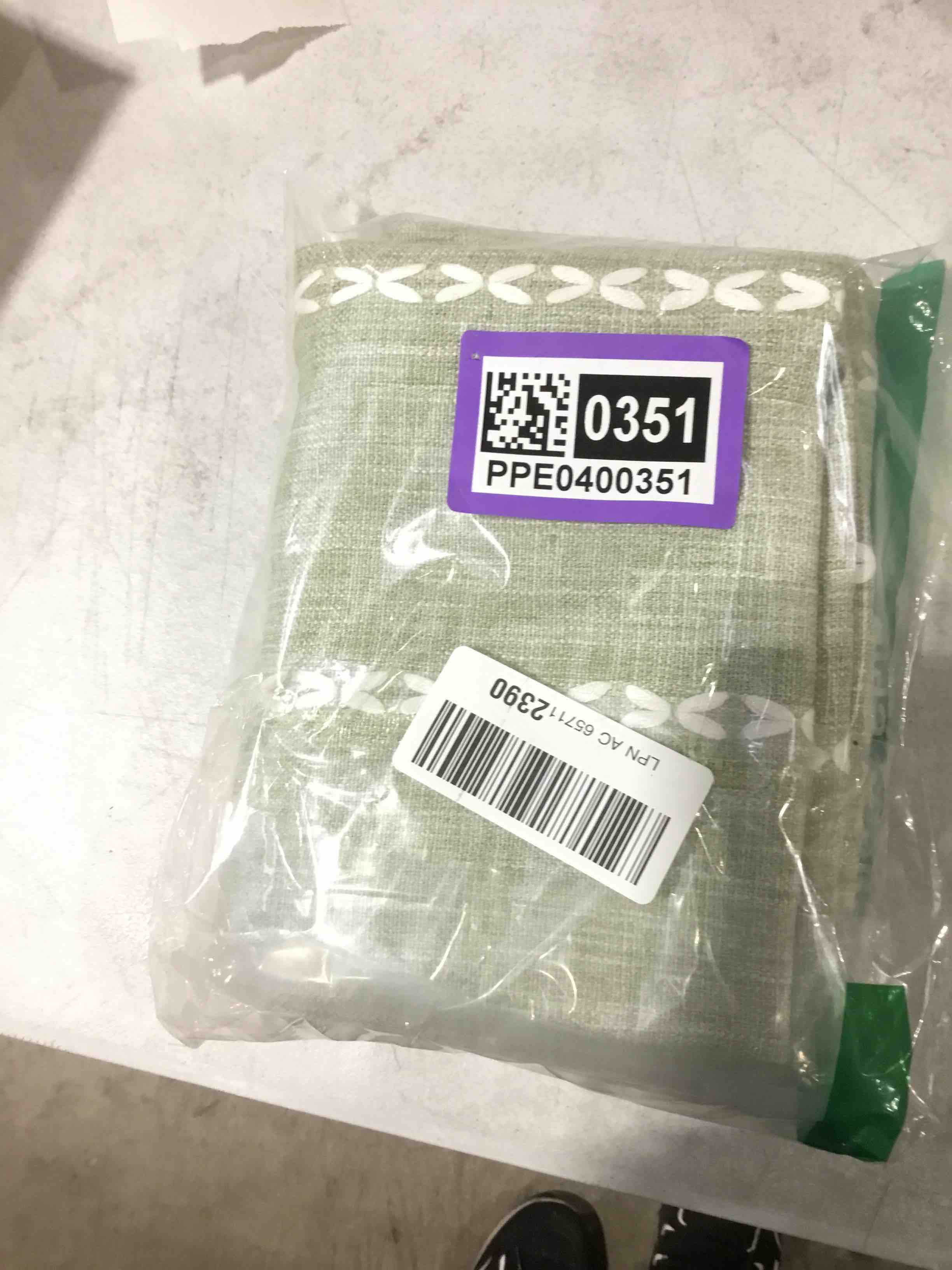https://s3.amazonaws.com/lotting-images-prod/bidfta/PPE0400351_1733428748757.jpeg