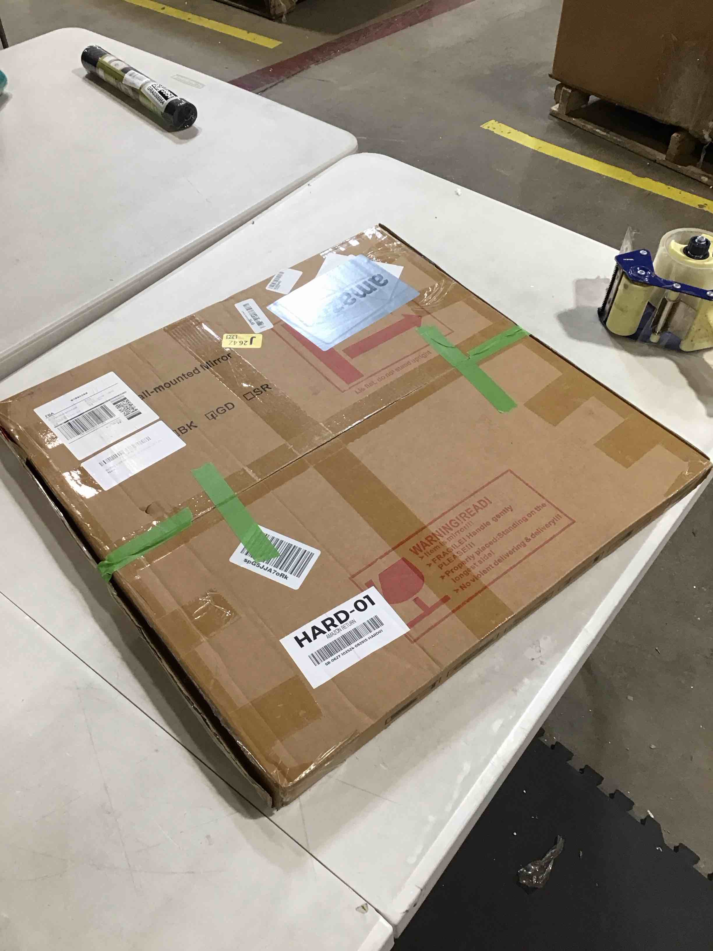 https://s3.amazonaws.com/lotting-images-prod/bidfta/PPE0400816_1732118837589.jpeg