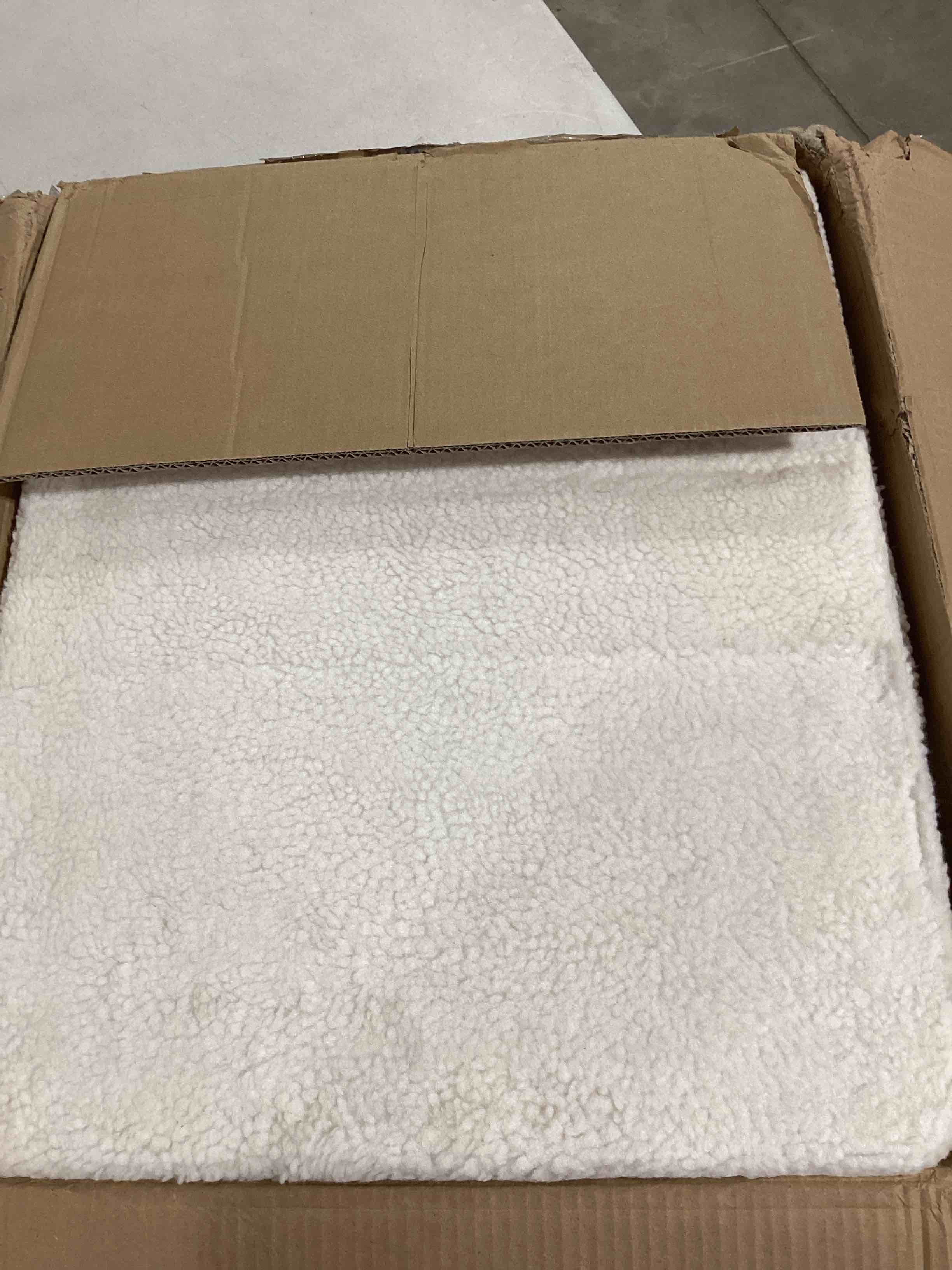 https://s3.amazonaws.com/lotting-images-prod/bidfta/PPE0401050_1731934587404.jpeg