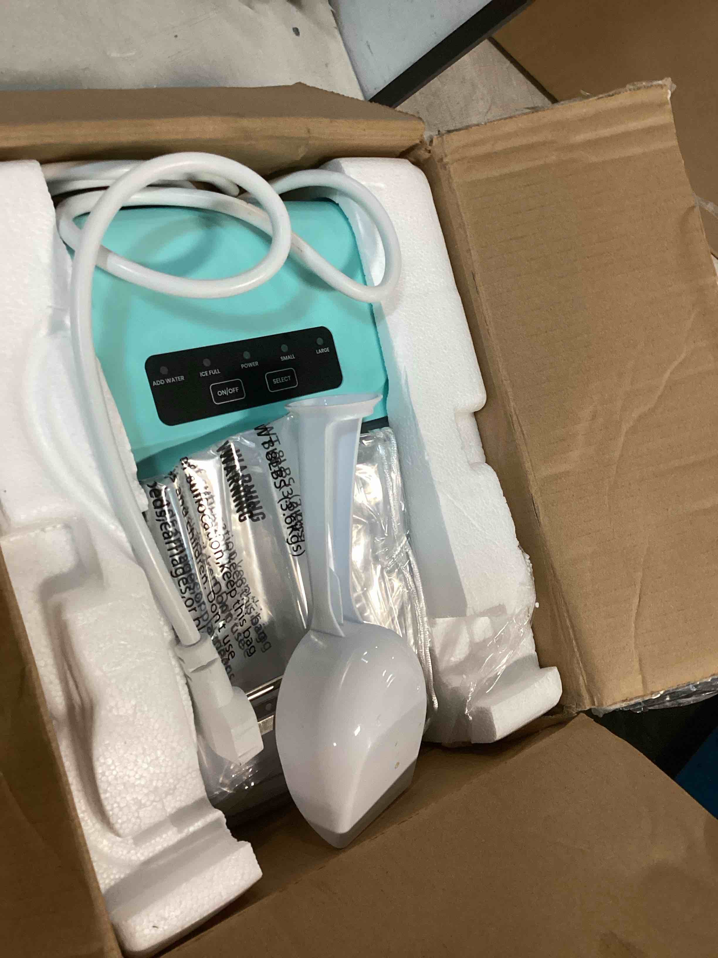 https://s3.amazonaws.com/lotting-images-prod/bidfta/PPE0402021_1729862687541.jpeg