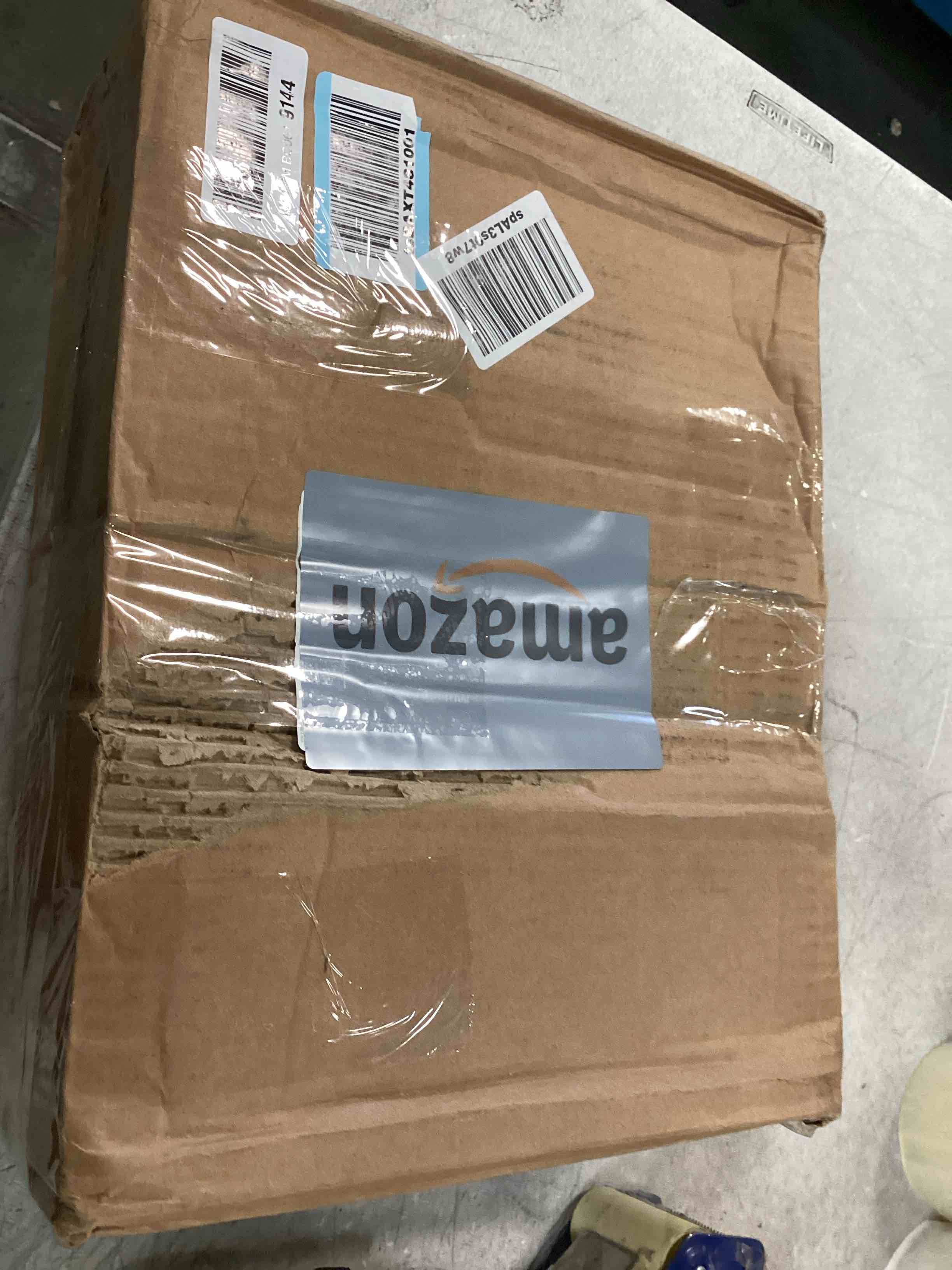 https://s3.amazonaws.com/lotting-images-prod/bidfta/PPE0402070_1729706611141.jpeg