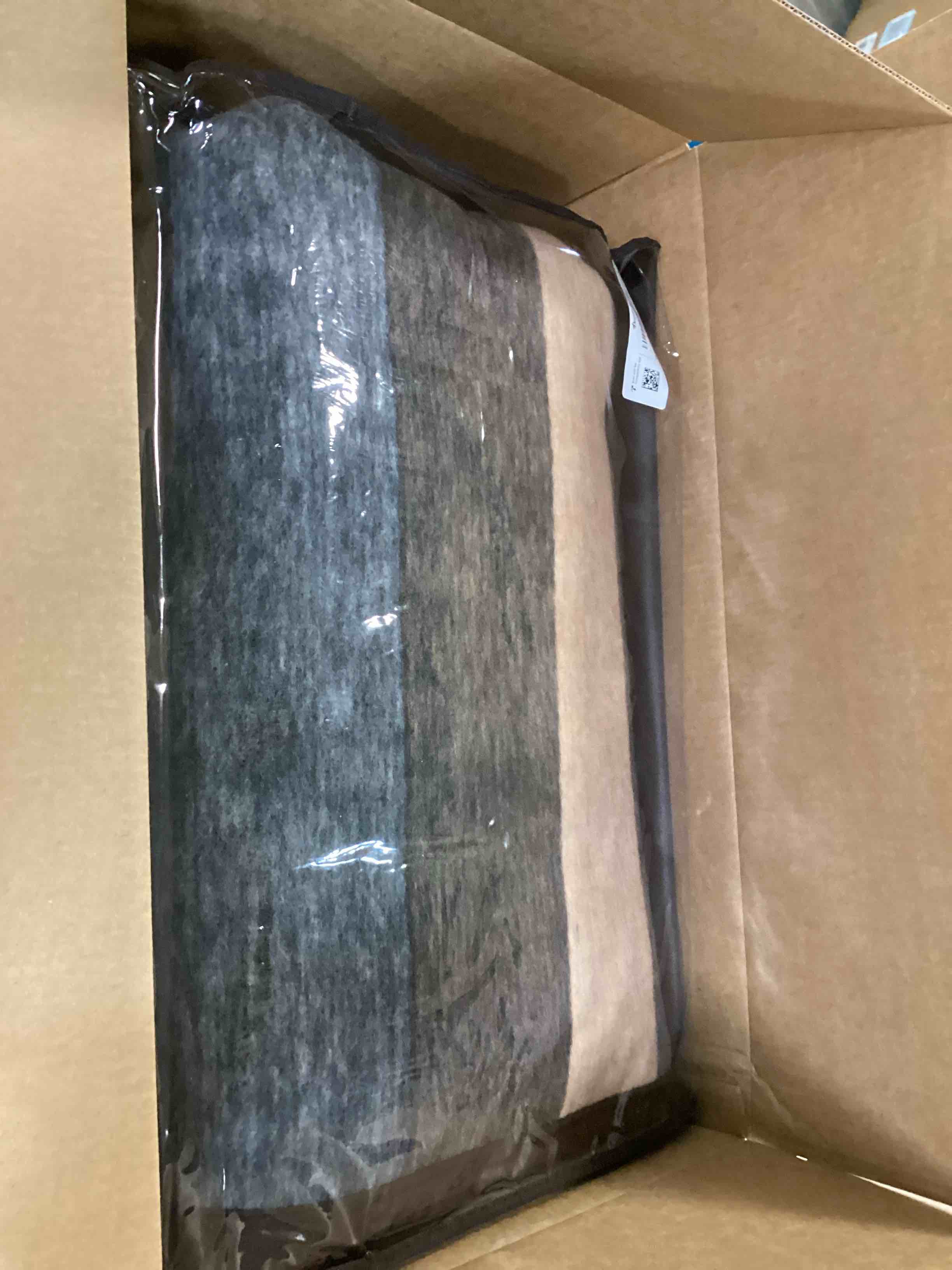 https://s3.amazonaws.com/lotting-images-prod/bidfta/PPE0402072_1729706023015.jpeg