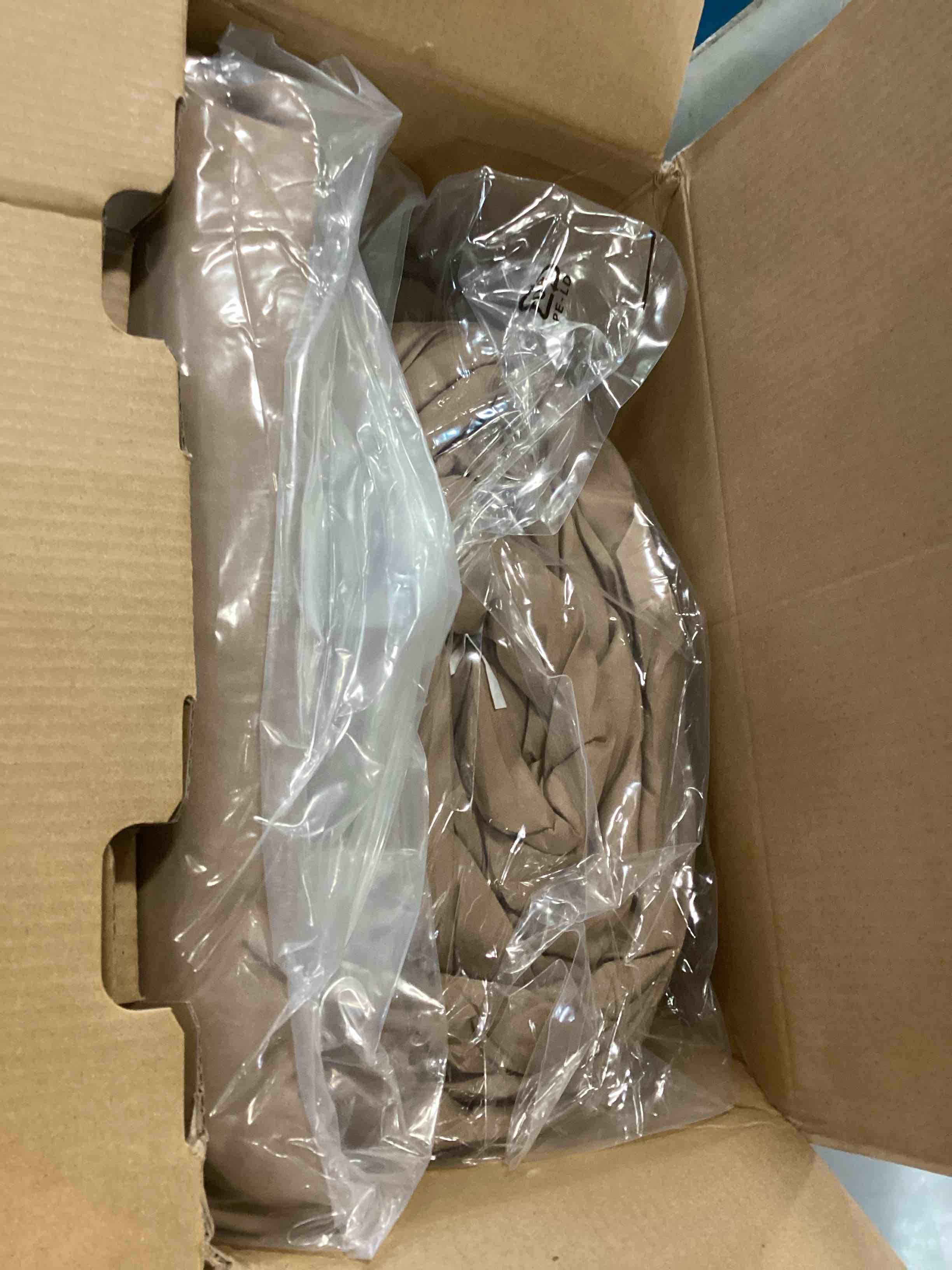 https://s3.amazonaws.com/lotting-images-prod/bidfta/PPE0402659_1729528058951.jpeg