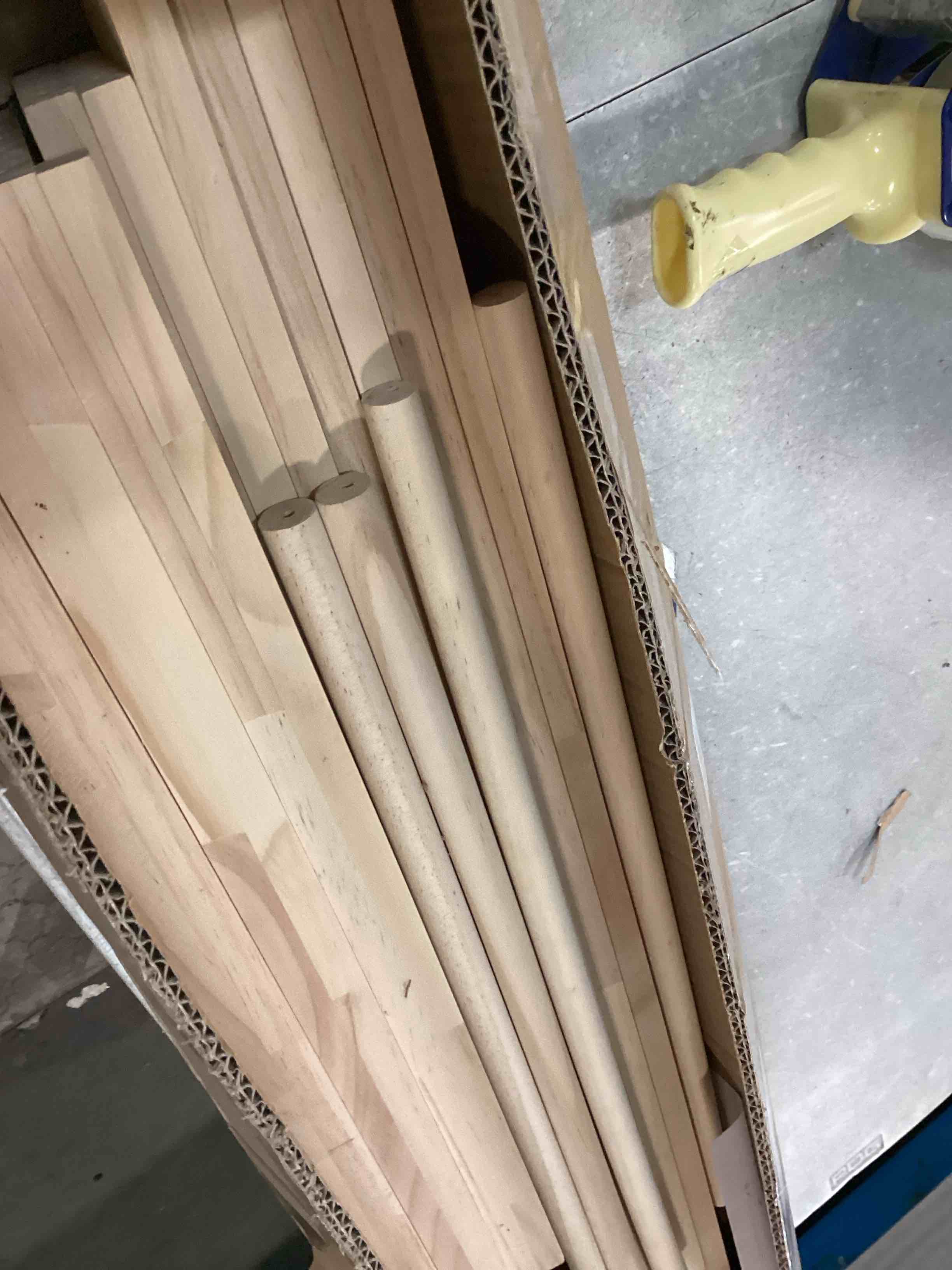 https://s3.amazonaws.com/lotting-images-prod/bidfta/PPE0403832_1728670458470.jpeg