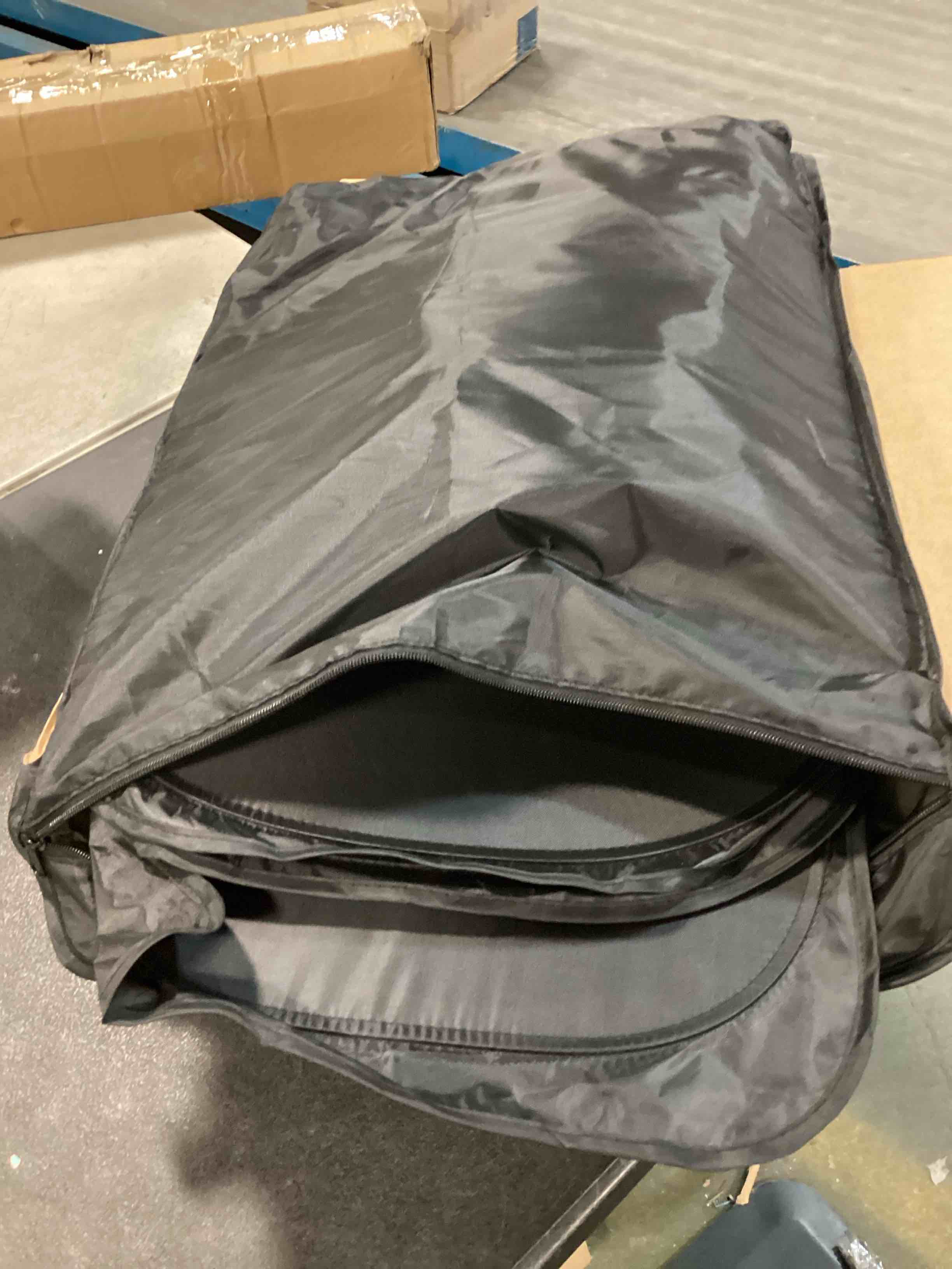 https://s3.amazonaws.com/lotting-images-prod/bidfta/PPE0404060_1729726104903.jpeg