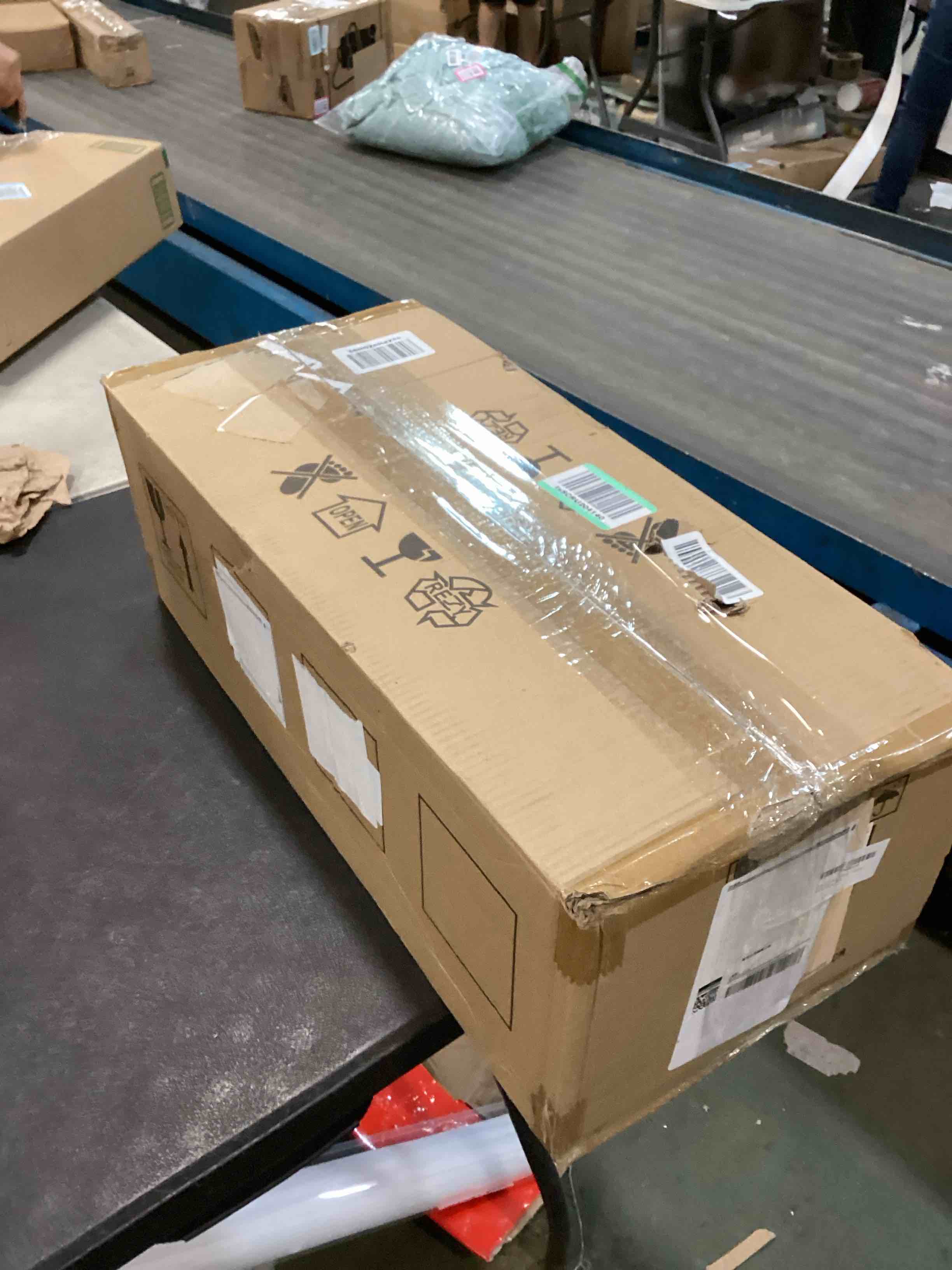 https://s3.amazonaws.com/lotting-images-prod/bidfta/PPE0404373_1729569871930.jpeg