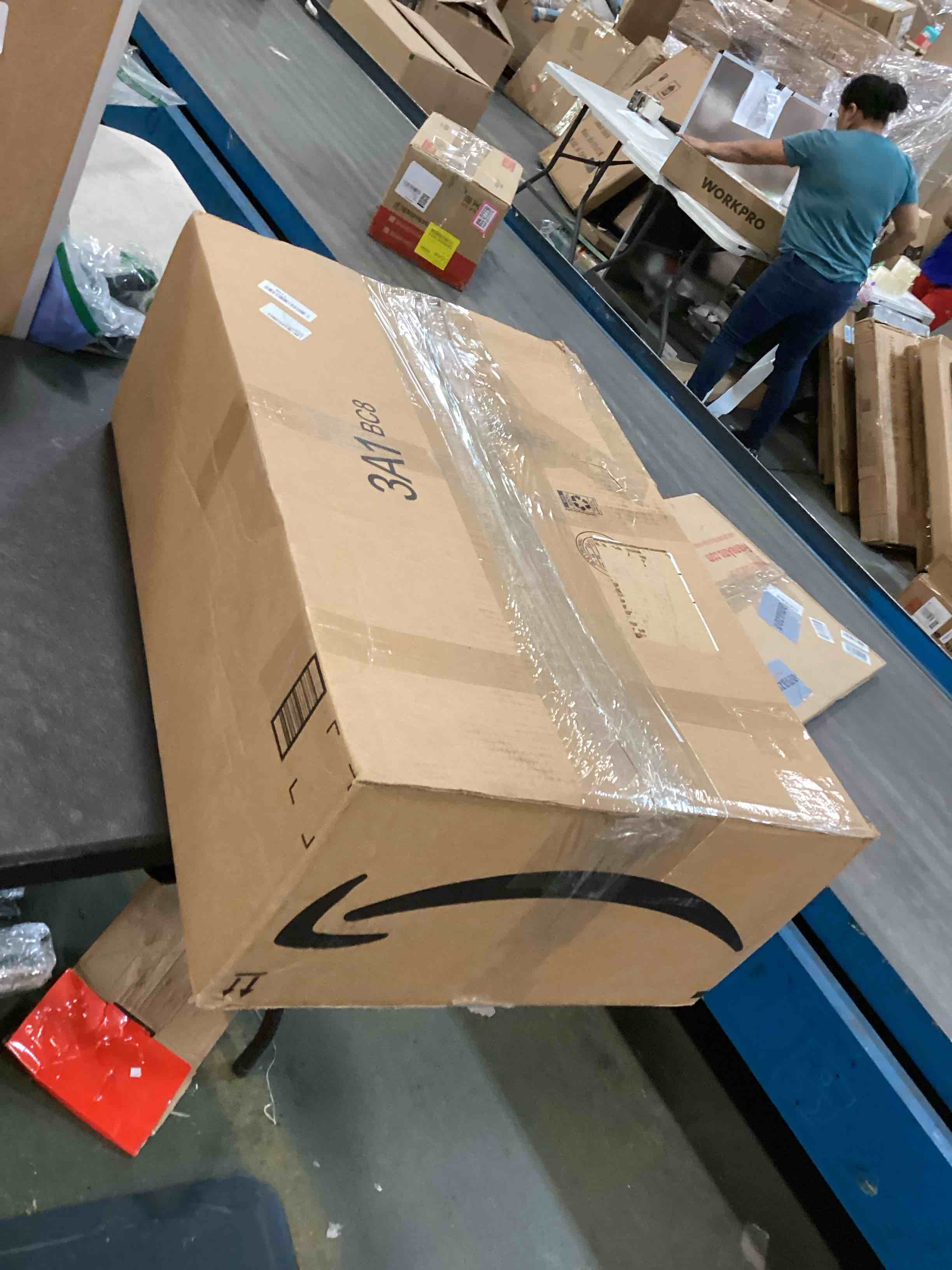 https://s3.amazonaws.com/lotting-images-prod/bidfta/PPE0404525_1729553546192.jpeg