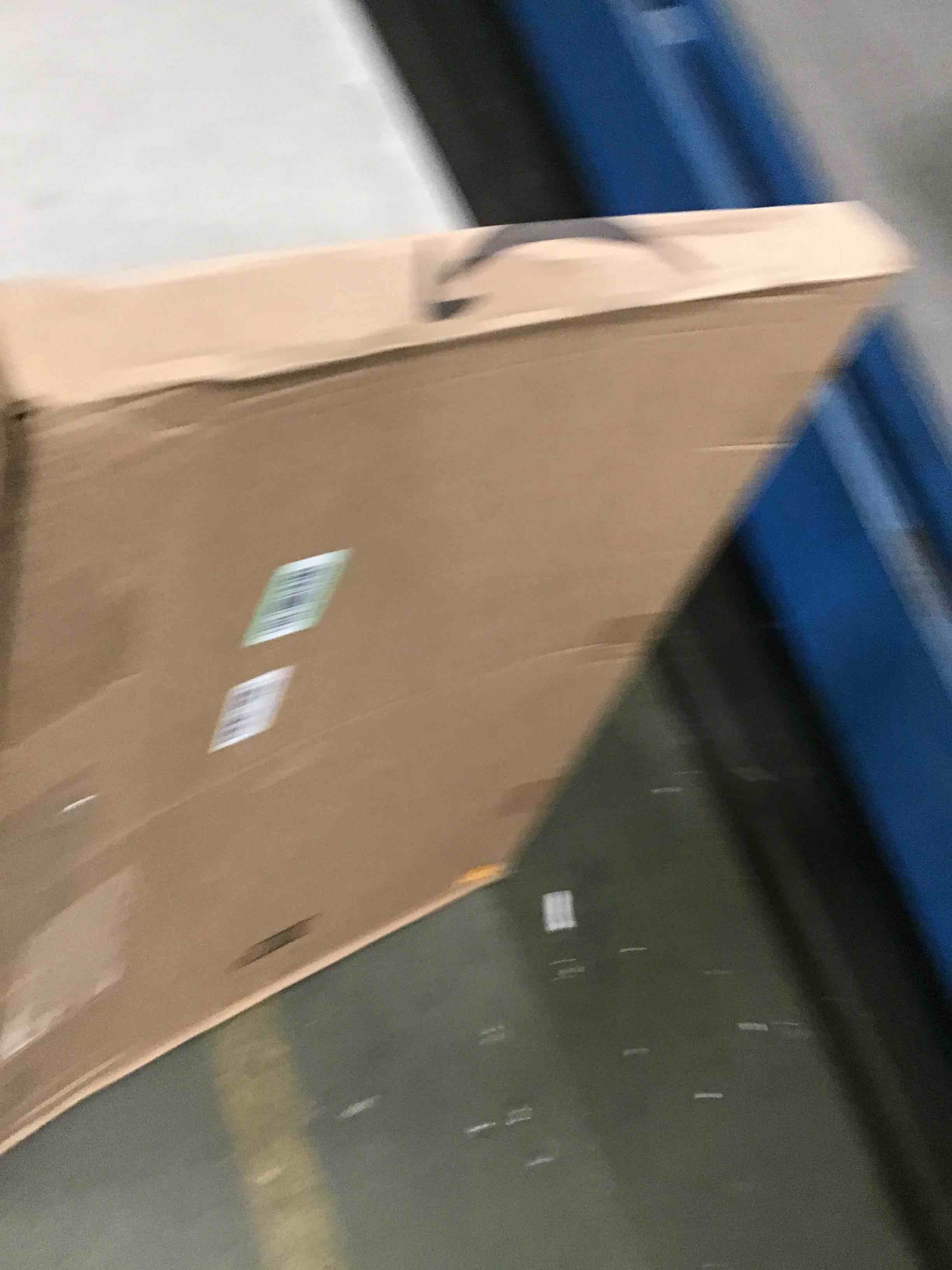 https://s3.amazonaws.com/lotting-images-prod/bidfta/PPE0405541_1728999507300.jpeg