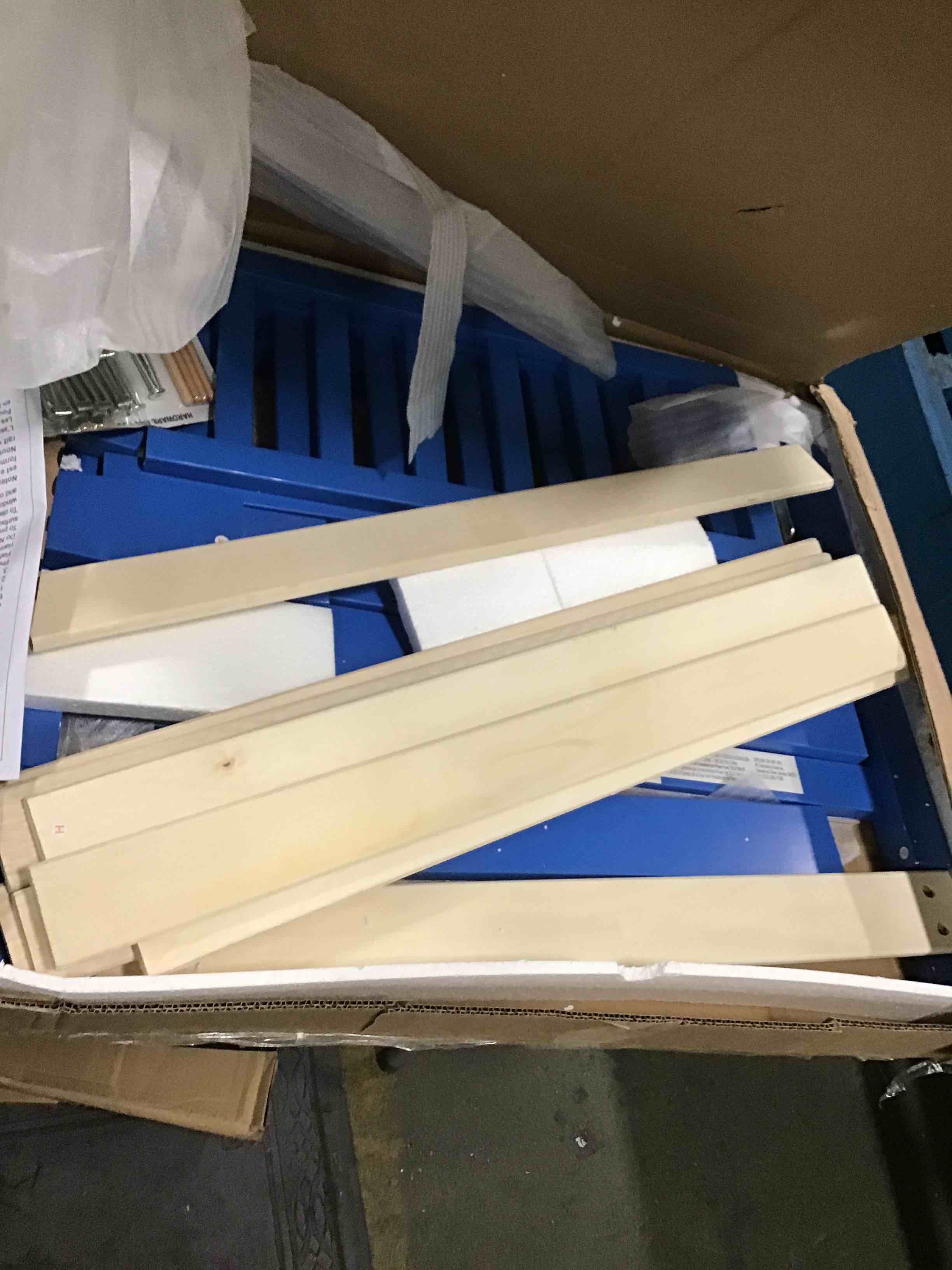 https://s3.amazonaws.com/lotting-images-prod/bidfta/PPE0405602_1728992508553.jpeg