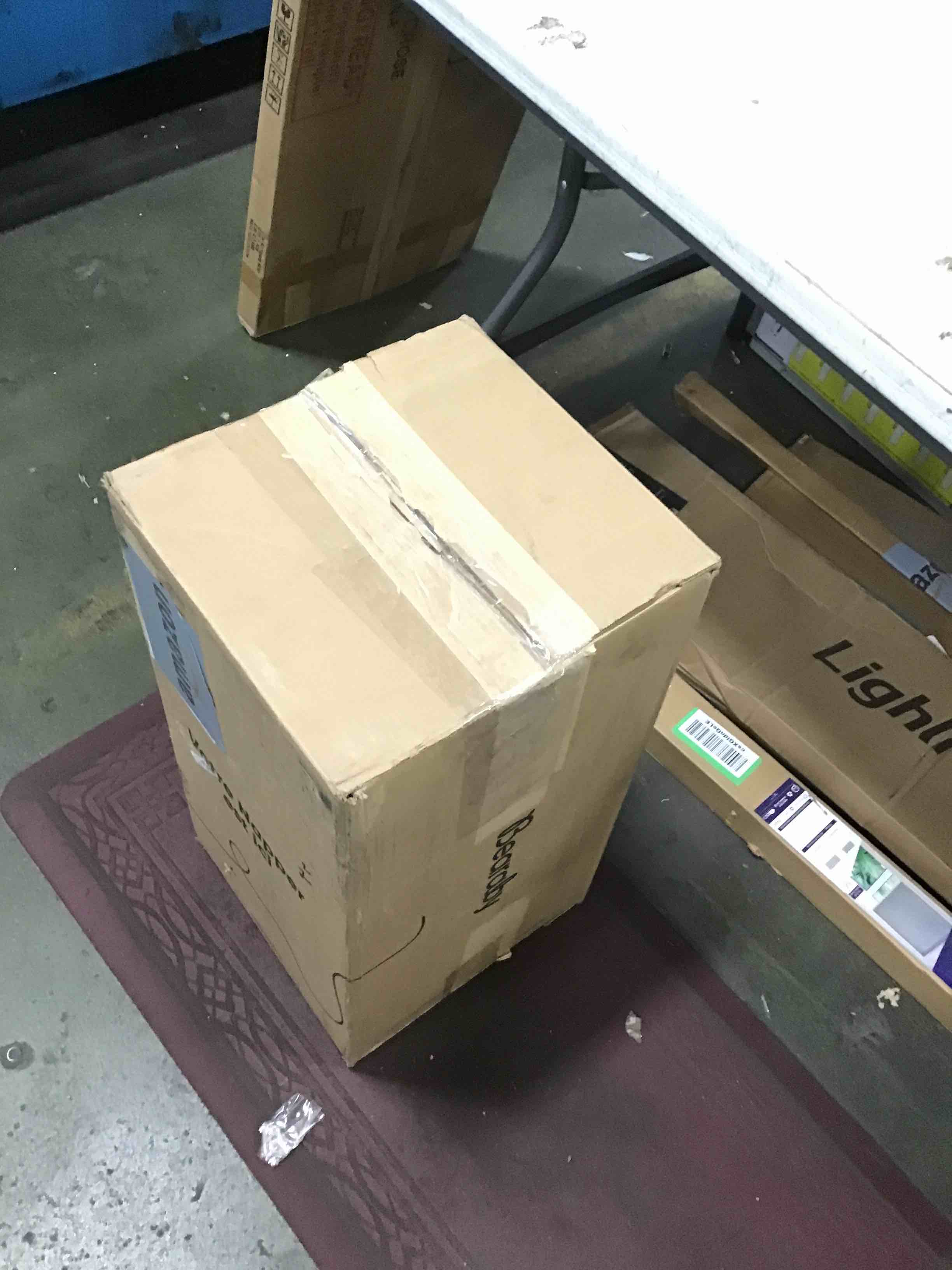 https://s3.amazonaws.com/lotting-images-prod/bidfta/PPE0405843_1728907724838.jpeg