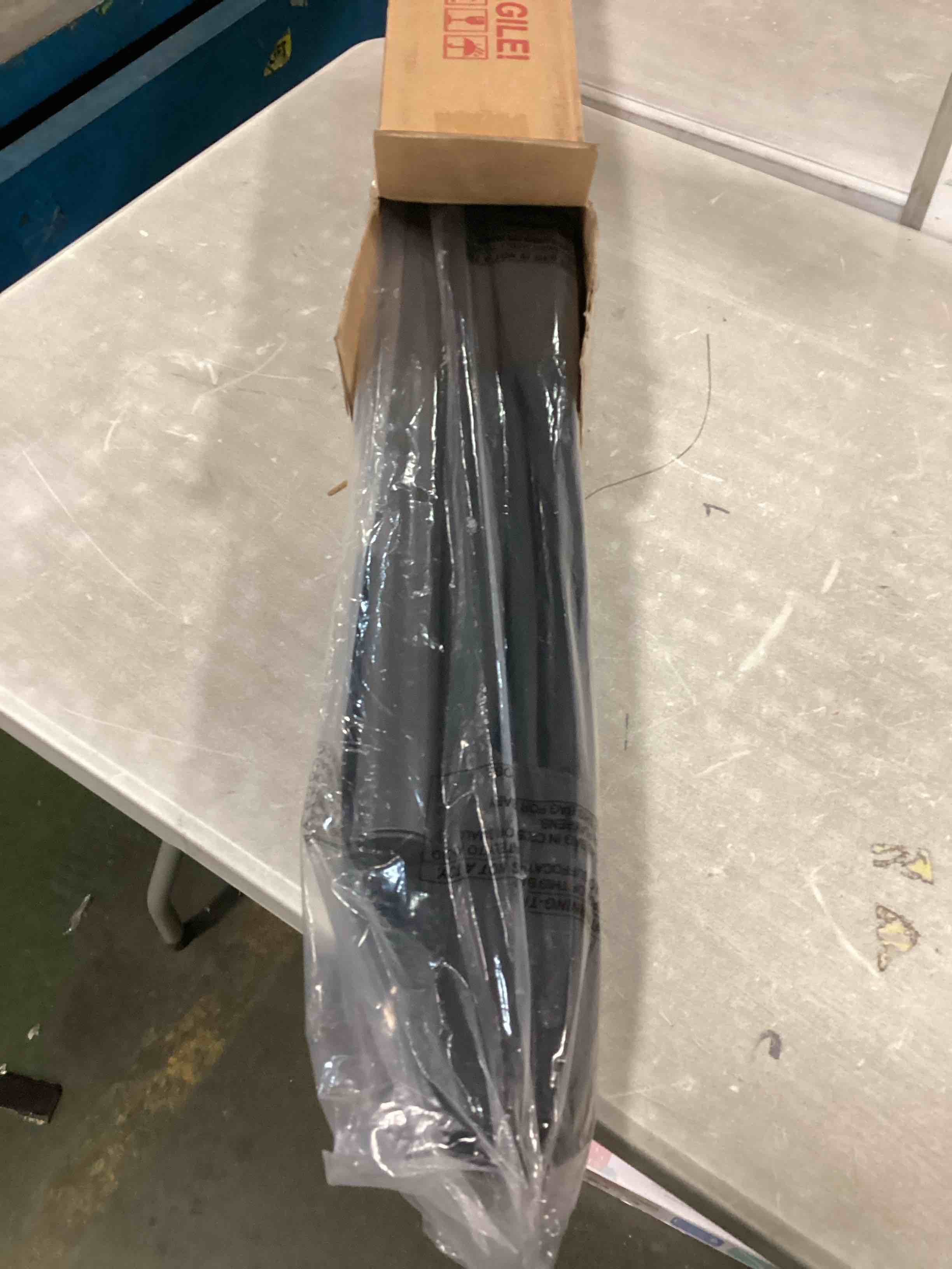 https://s3.amazonaws.com/lotting-images-prod/bidfta/PPE0406426_1729658303661.jpeg