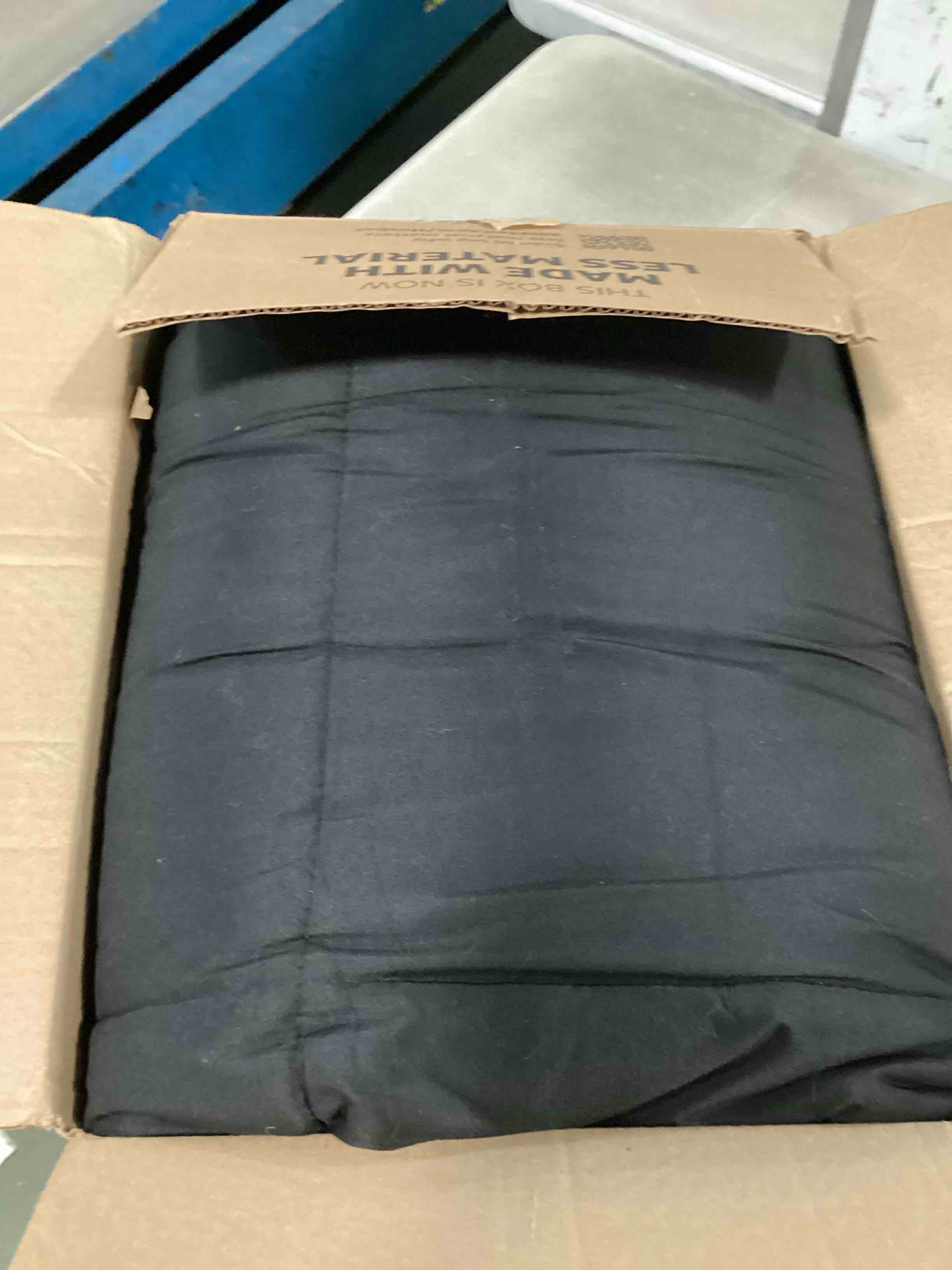 https://s3.amazonaws.com/lotting-images-prod/bidfta/PPE0406624_1729570453644.jpeg